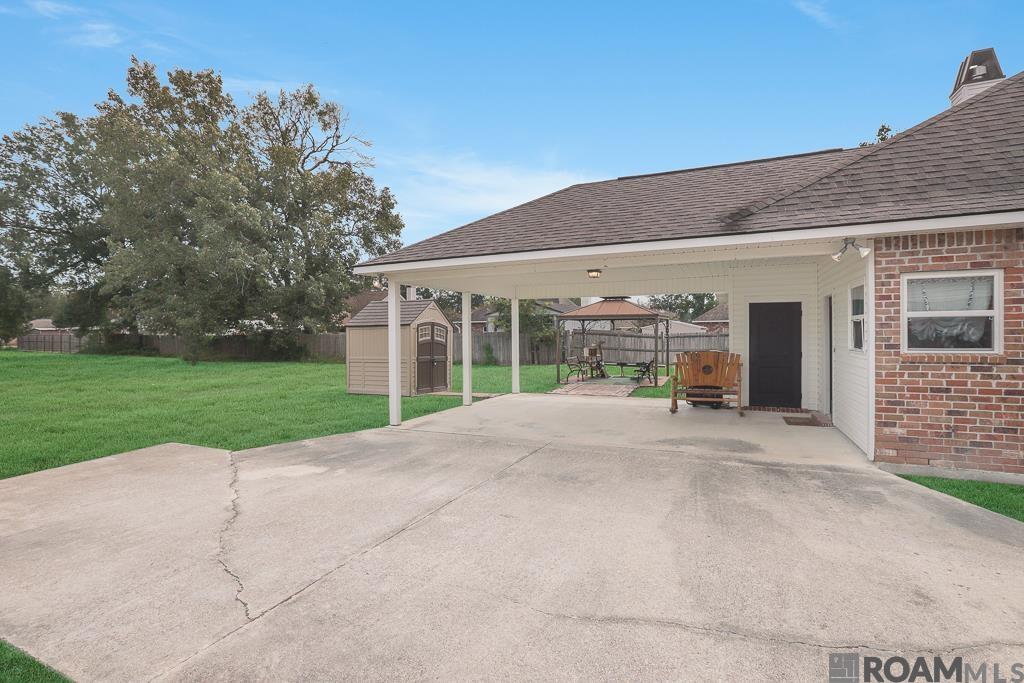 7675 Elmwood Dr