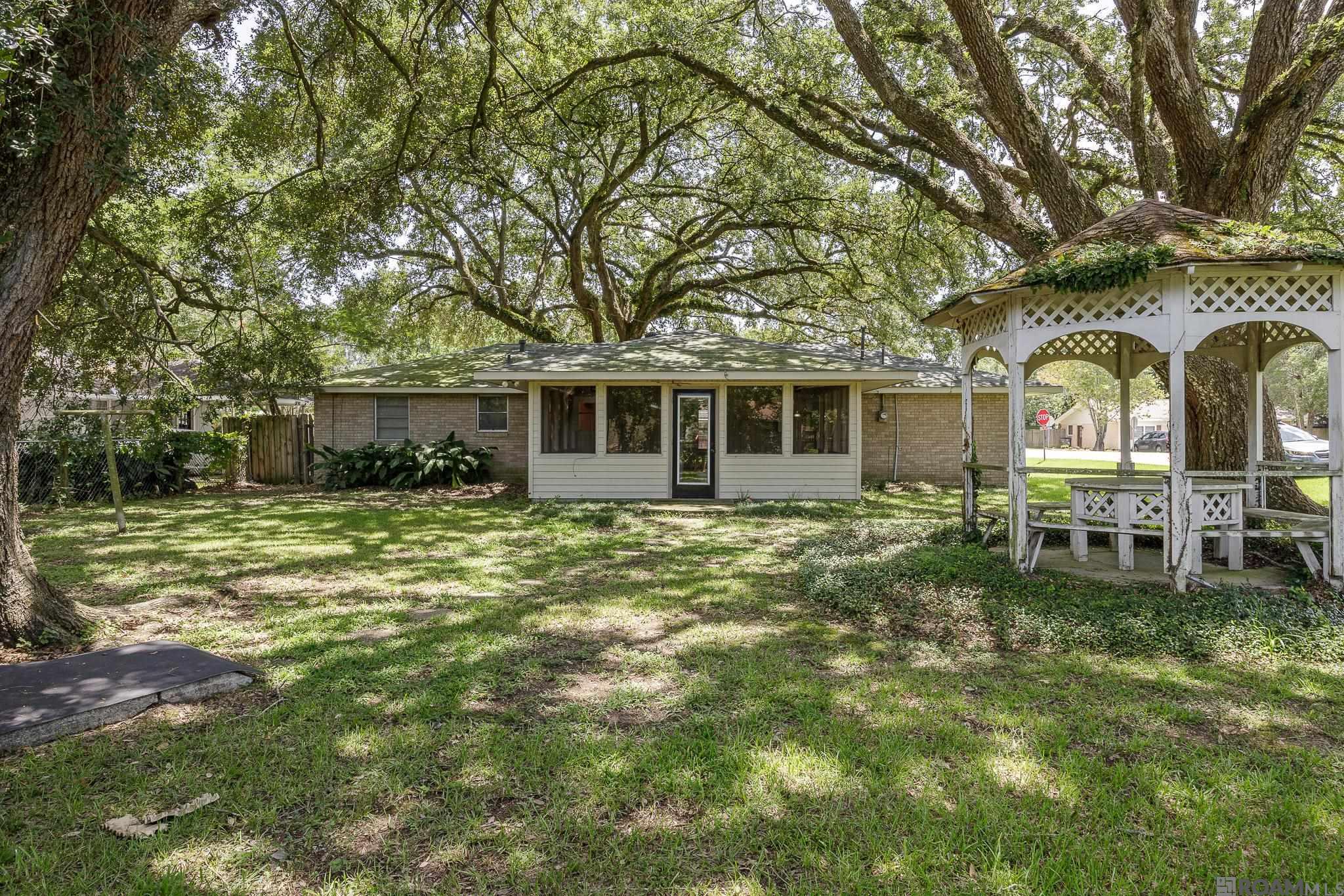 1825 Mullen Dr