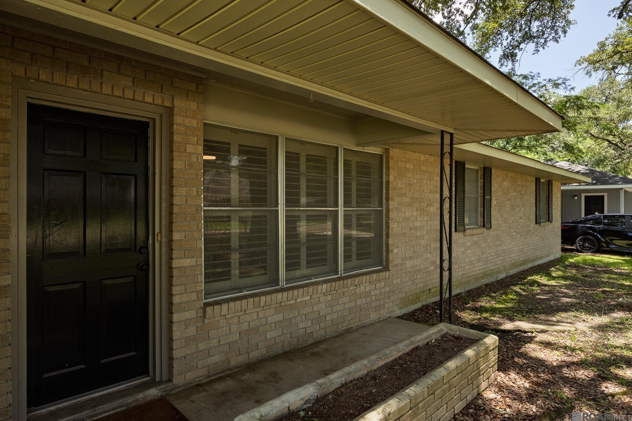 1825 Mullen Dr