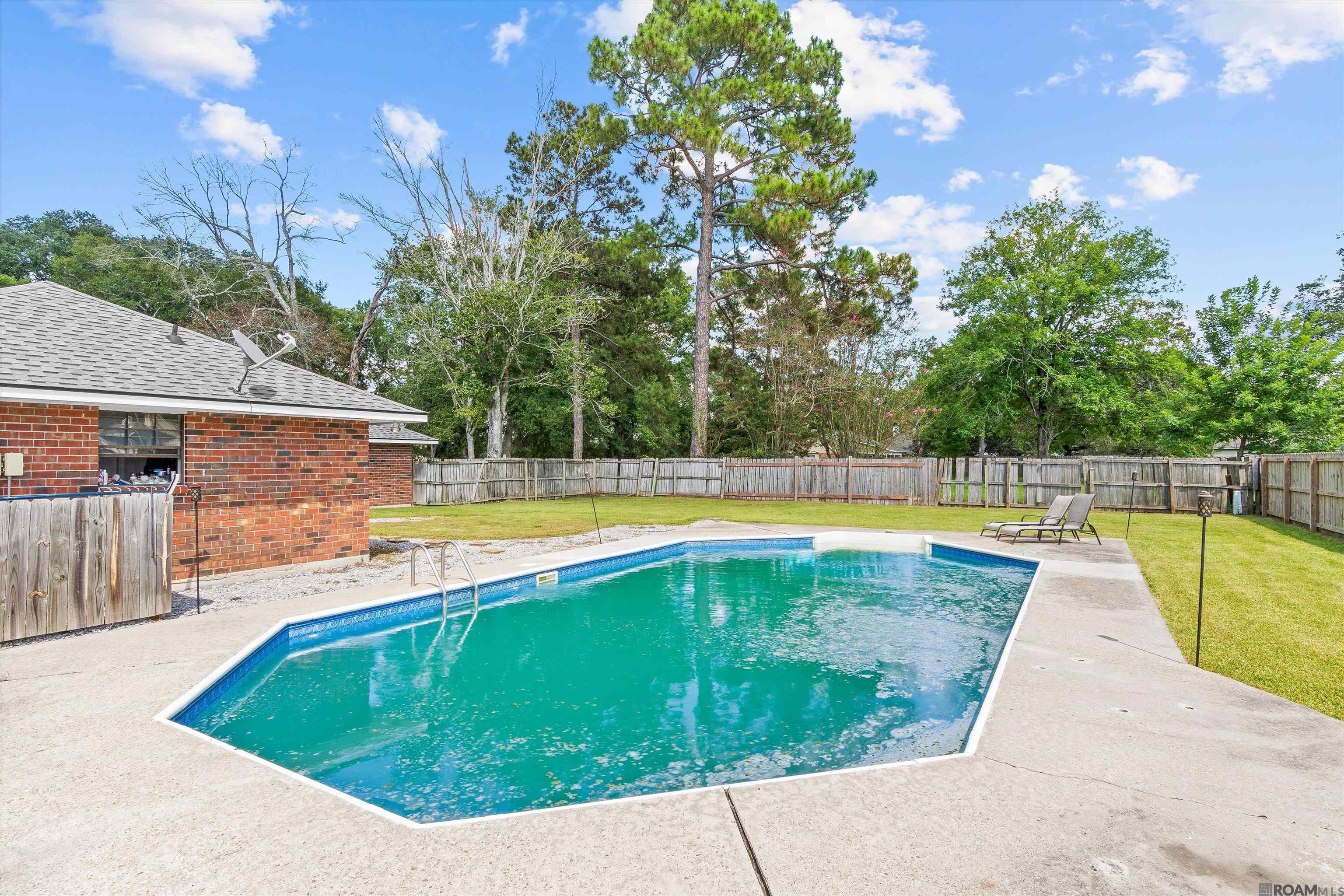 1540 Rollins Rd