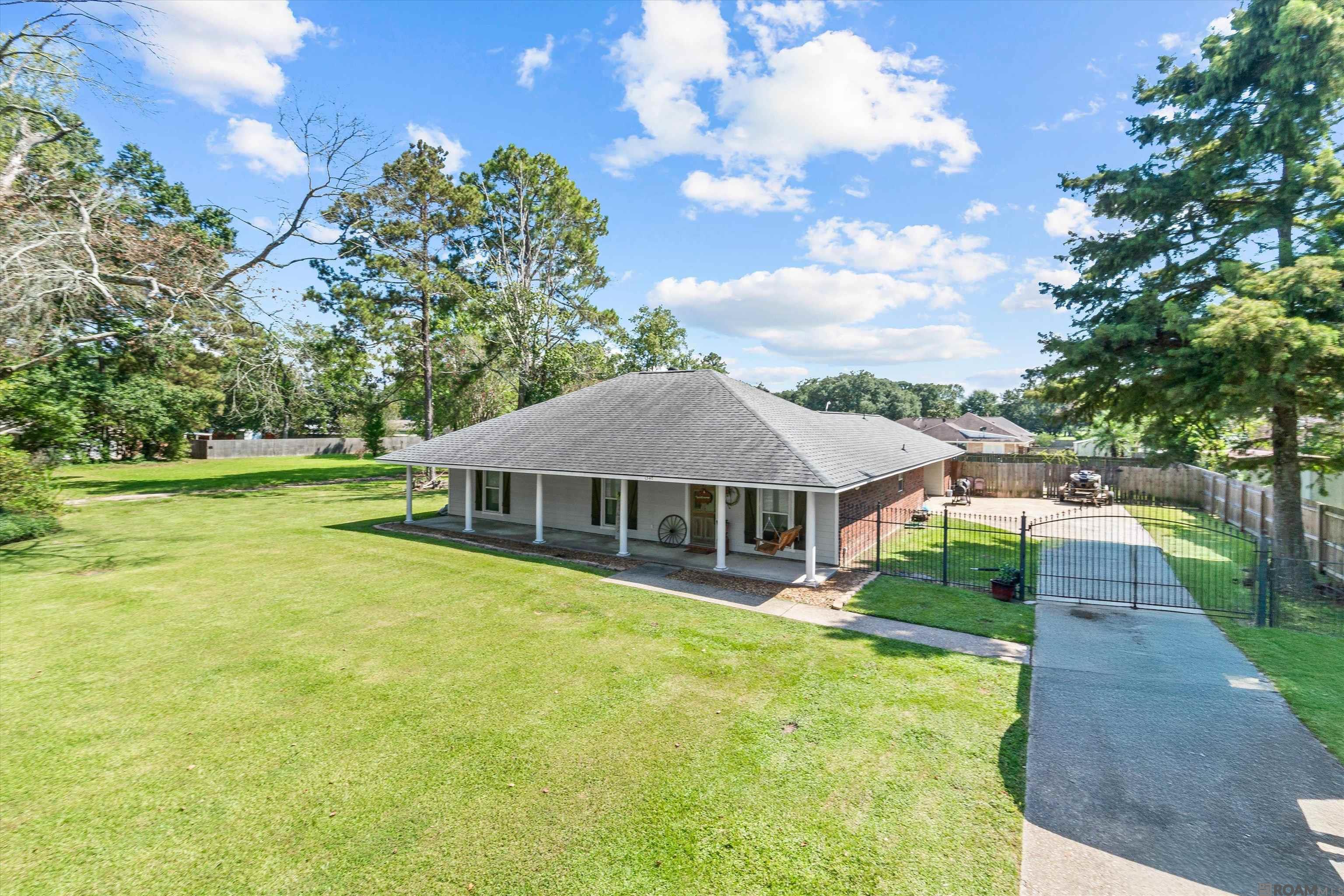 1540 Rollins Rd