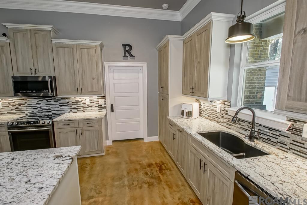 25041 Old Greenwell Springs Rd