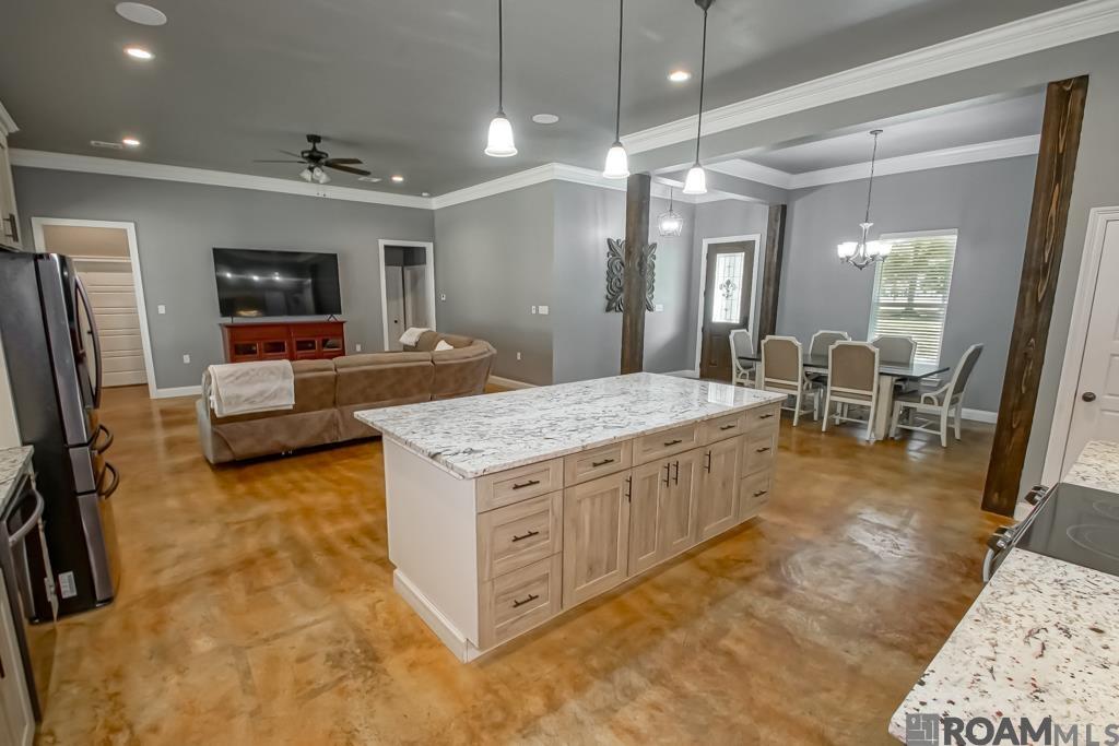 25041 Old Greenwell Springs Rd