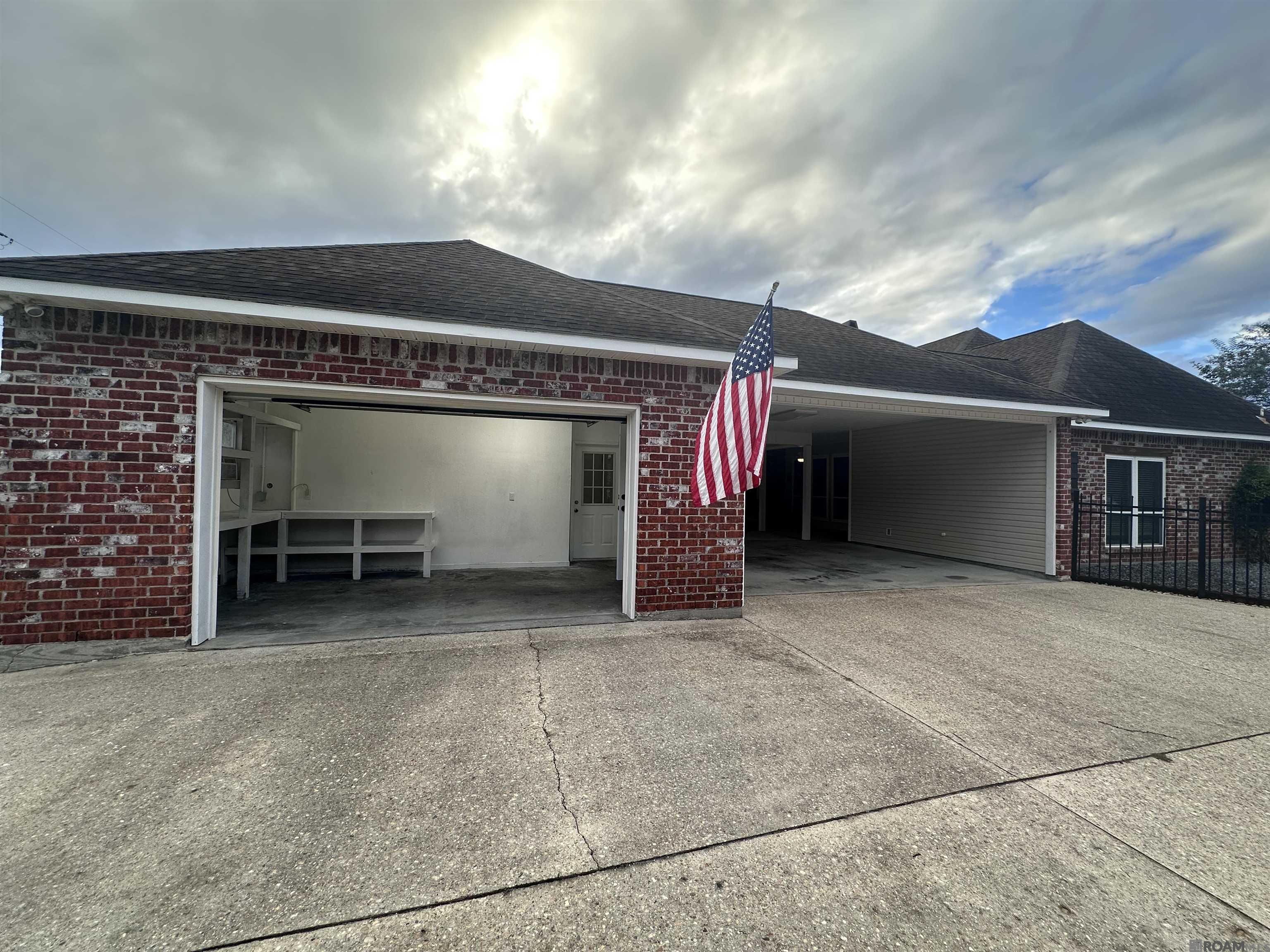12238 S Milstead Pl