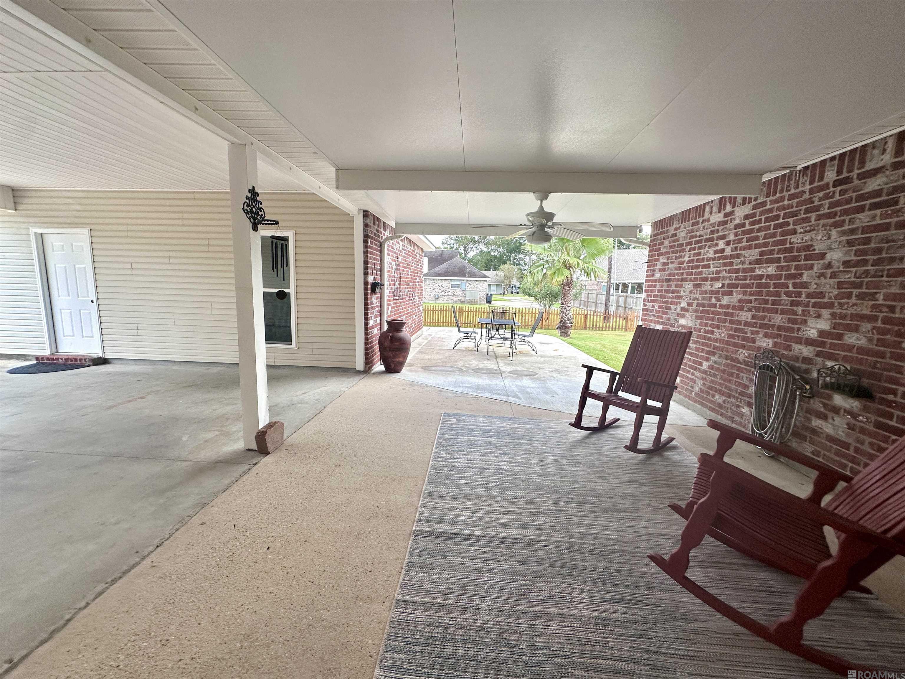 12238 S Milstead Pl