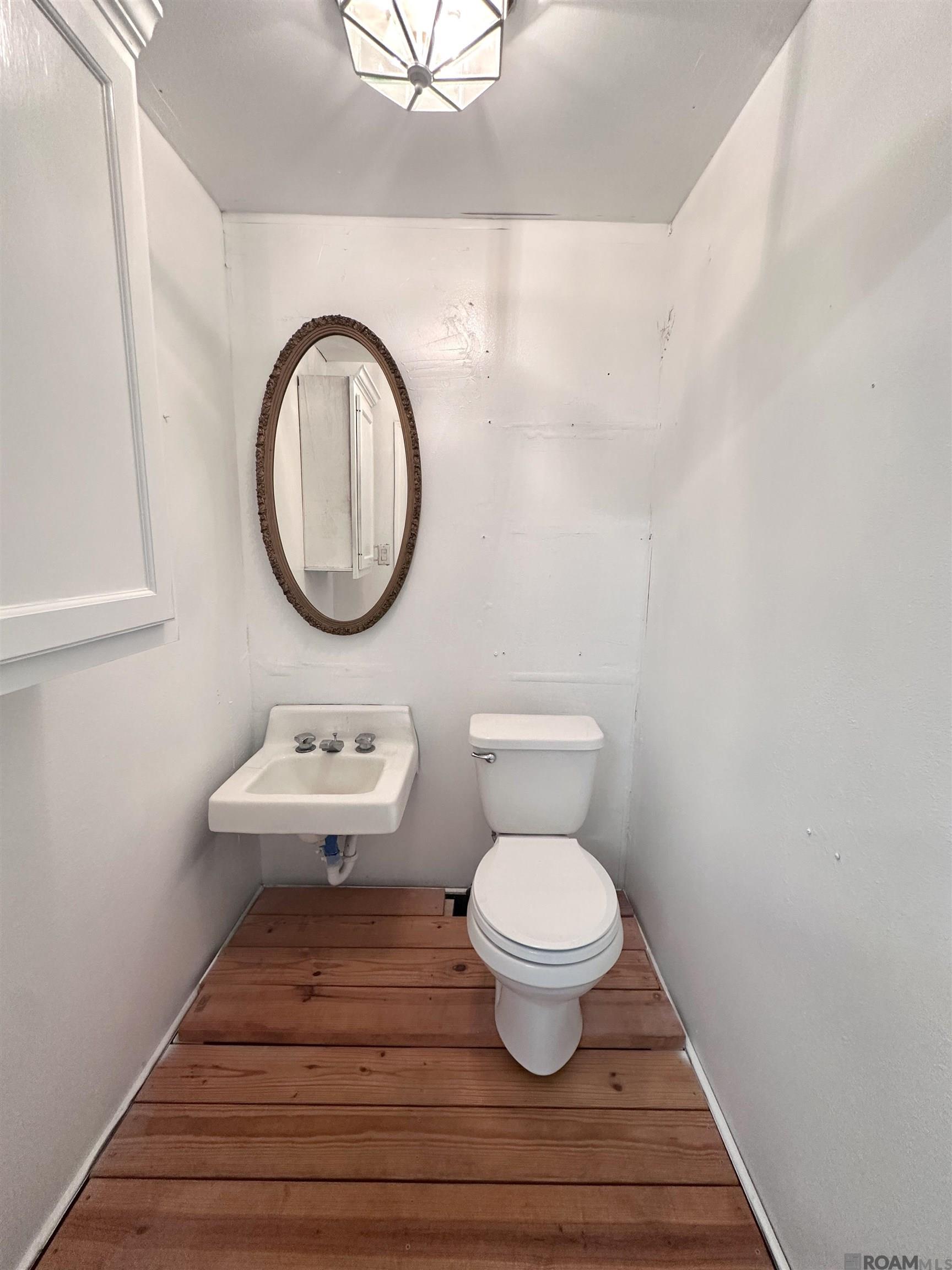 12238 S Milstead Pl