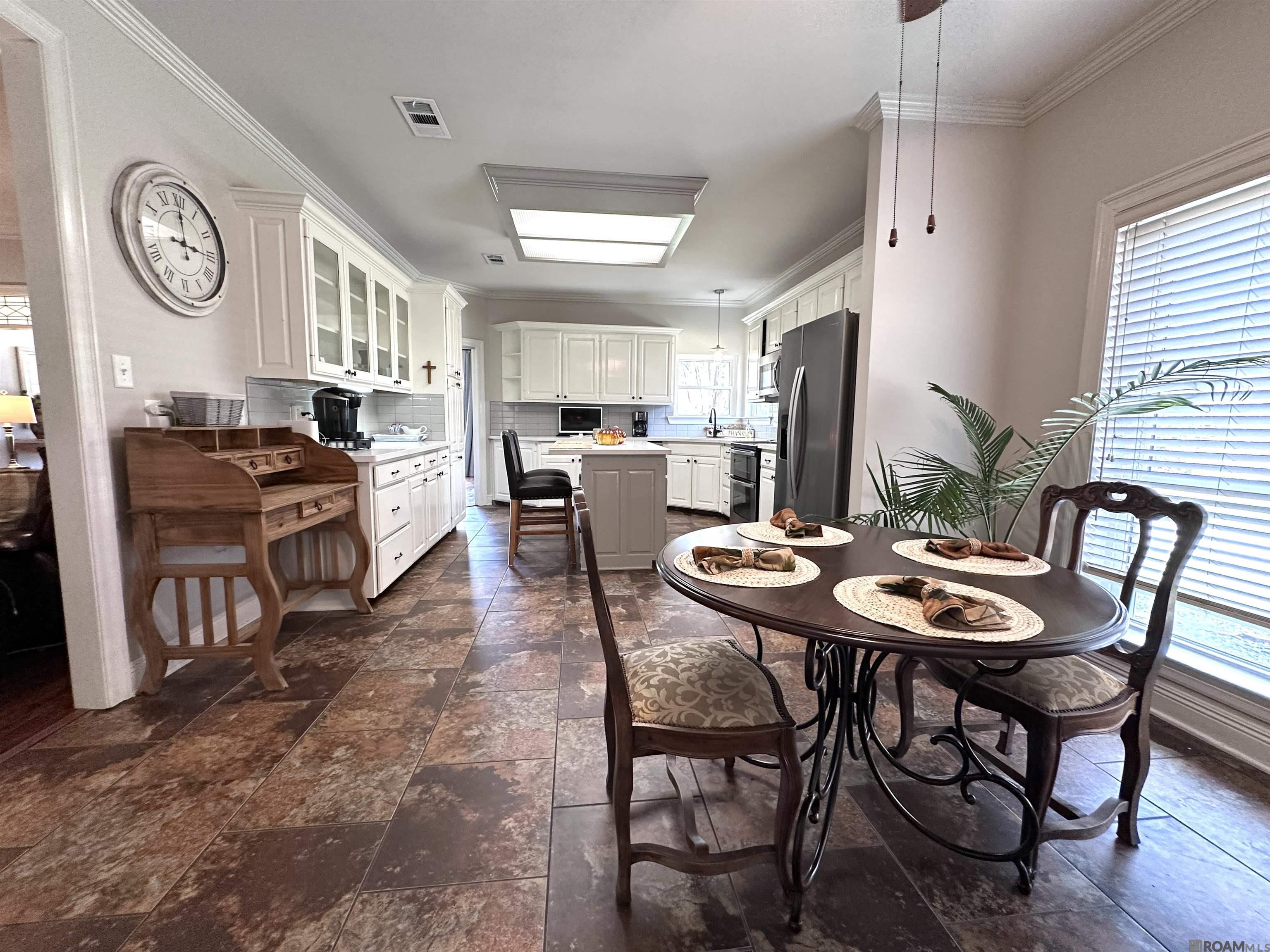 12238 S Milstead Pl
