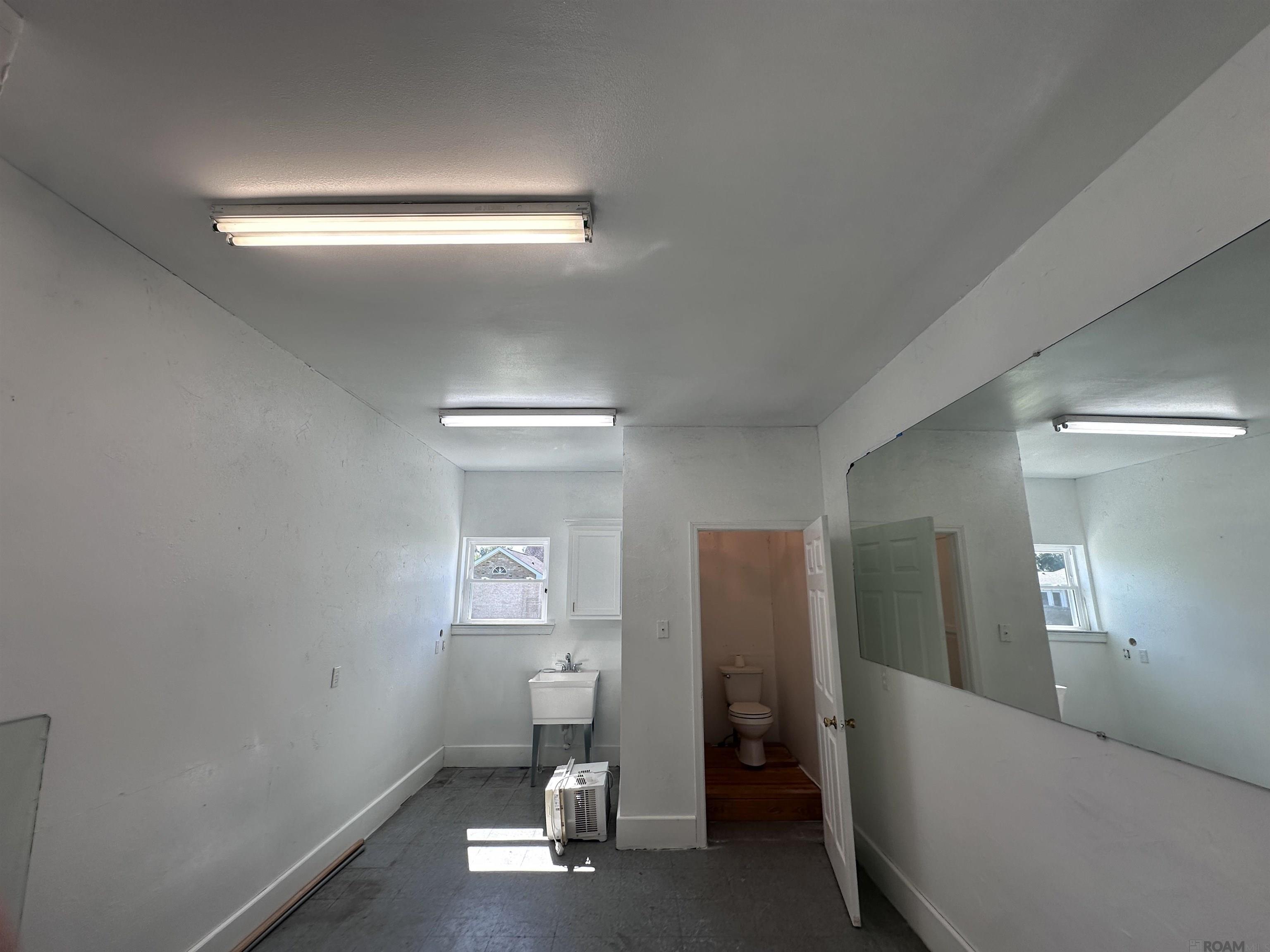 12238 S Milstead Pl