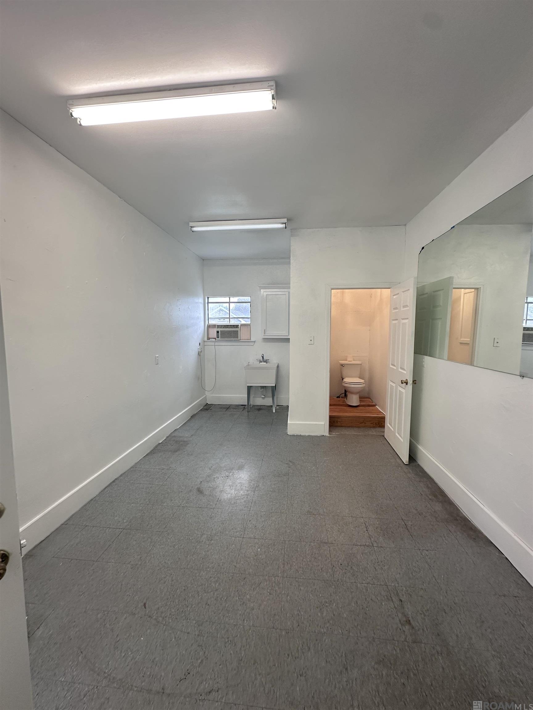 12238 S Milstead Pl