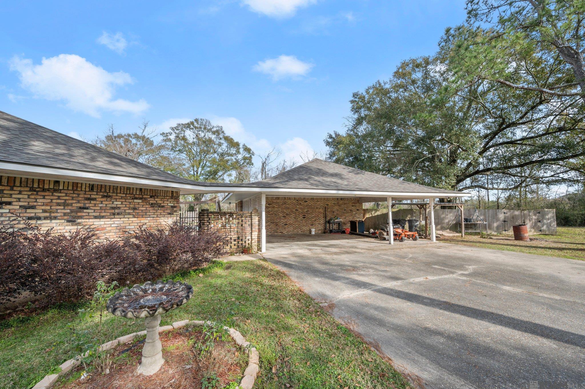 9534 Shoe Creek Dr