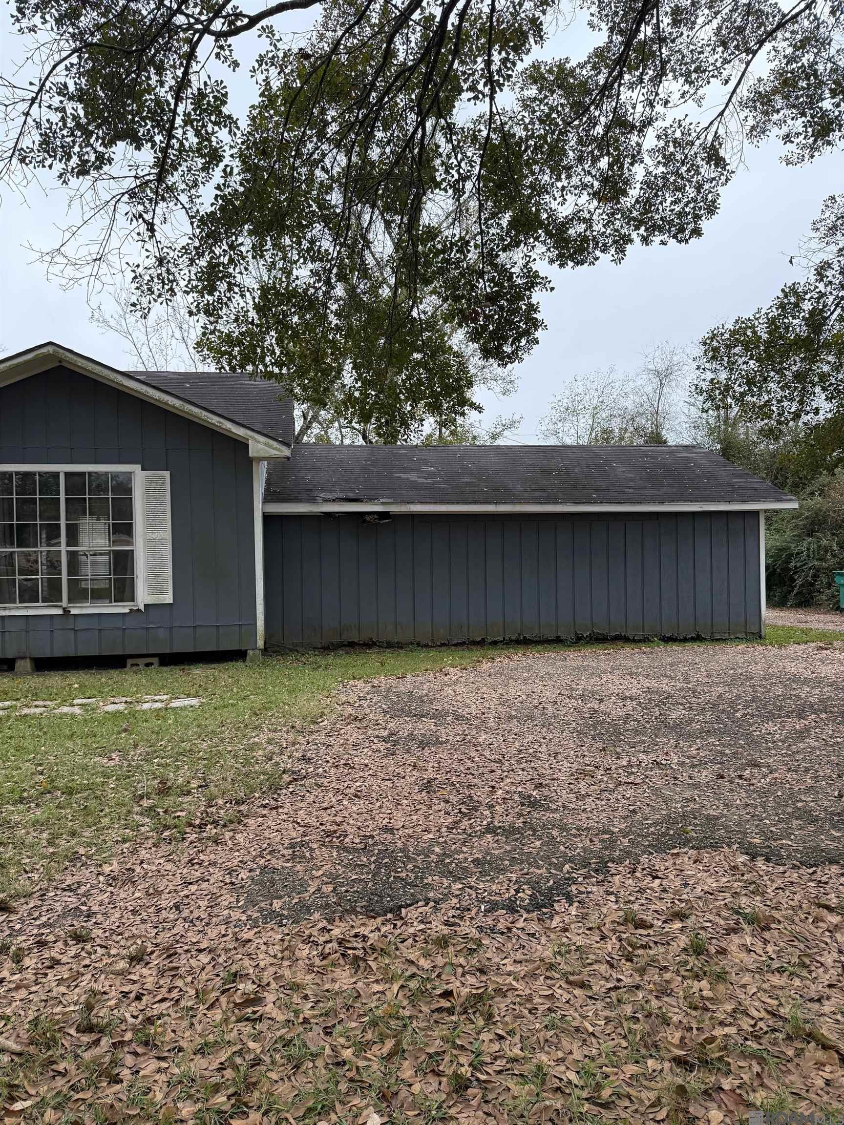 11608 Hwy 190