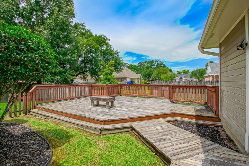 6997 Deer Run