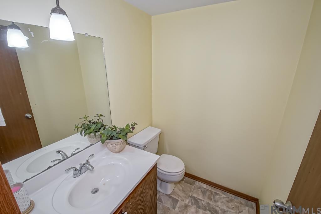 16382 Hooper Rd # 1 Unit: #A-1