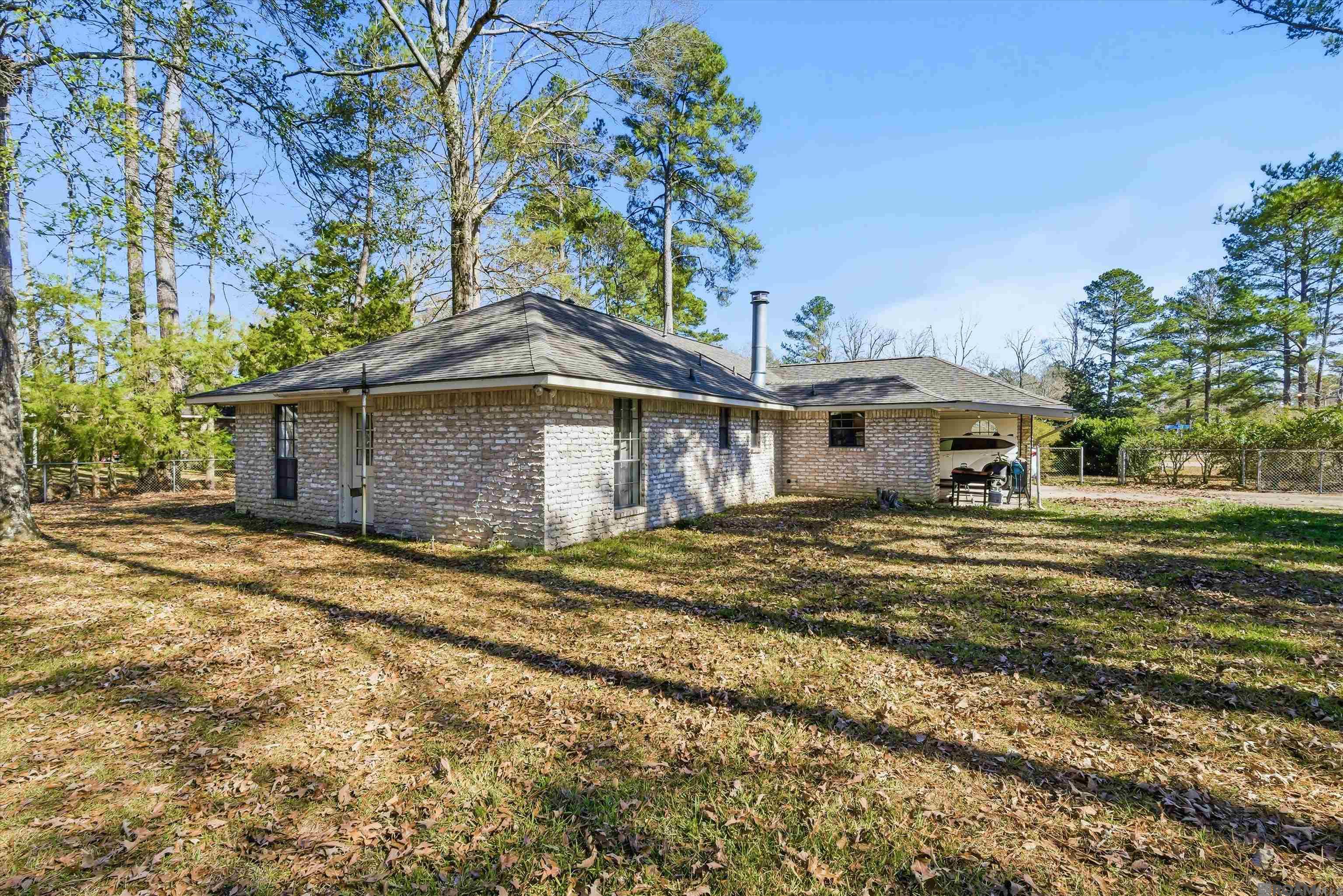 16911 Whispering Pines Dr