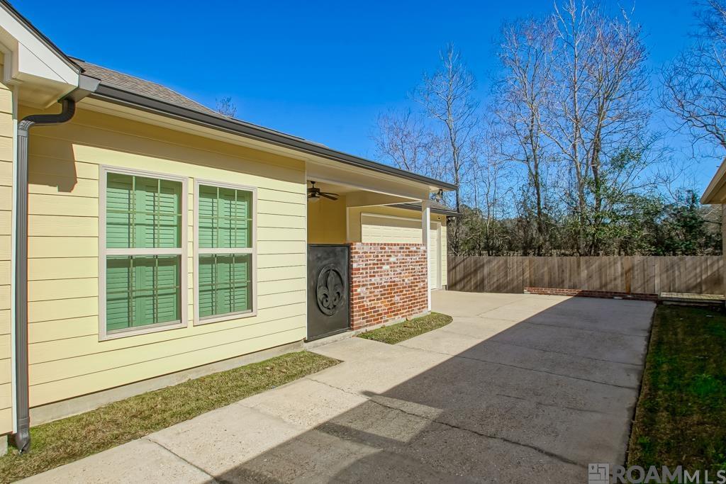 10270 Mccaa Landing Ave