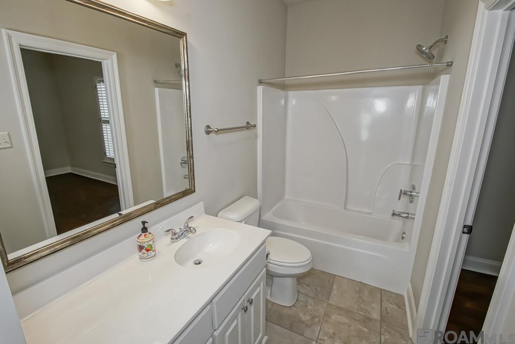 10270 Mccaa Landing Ave