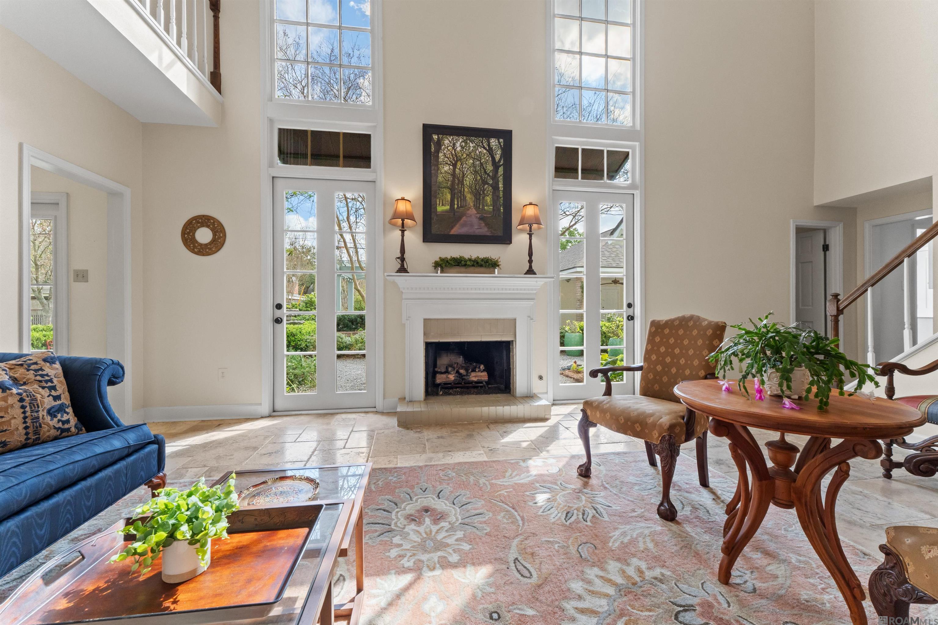 1925 Country Club Dr