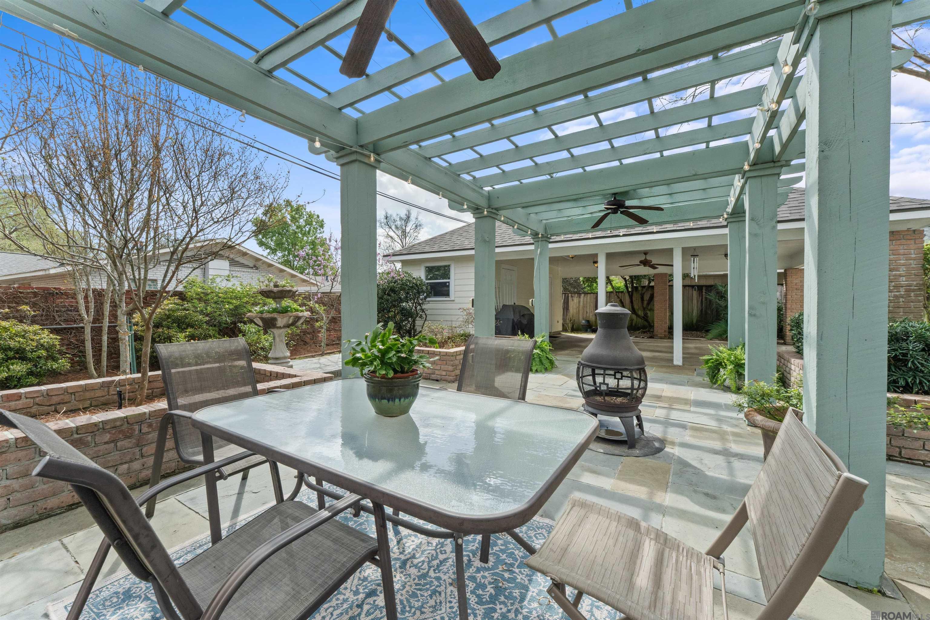 1925 Country Club Dr