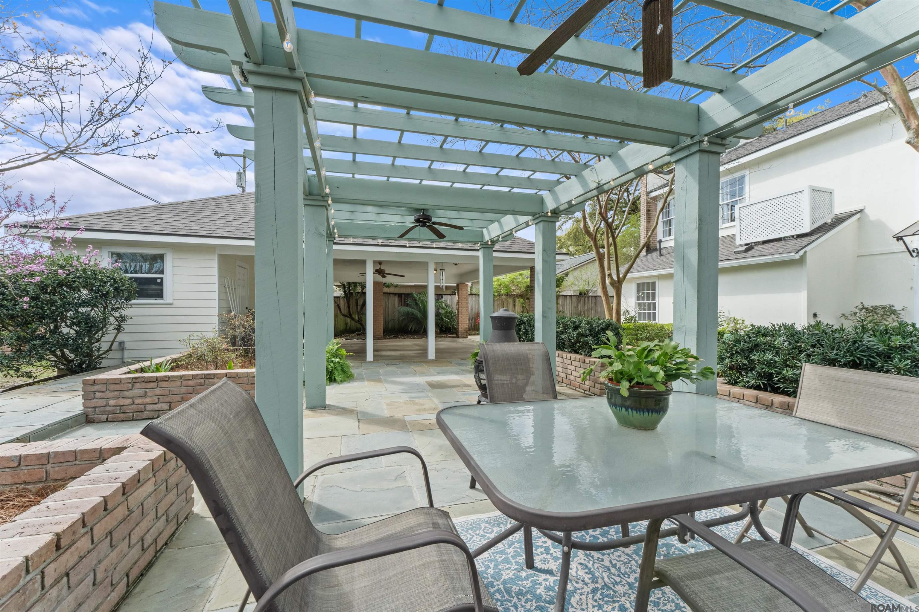 1925 Country Club Dr
