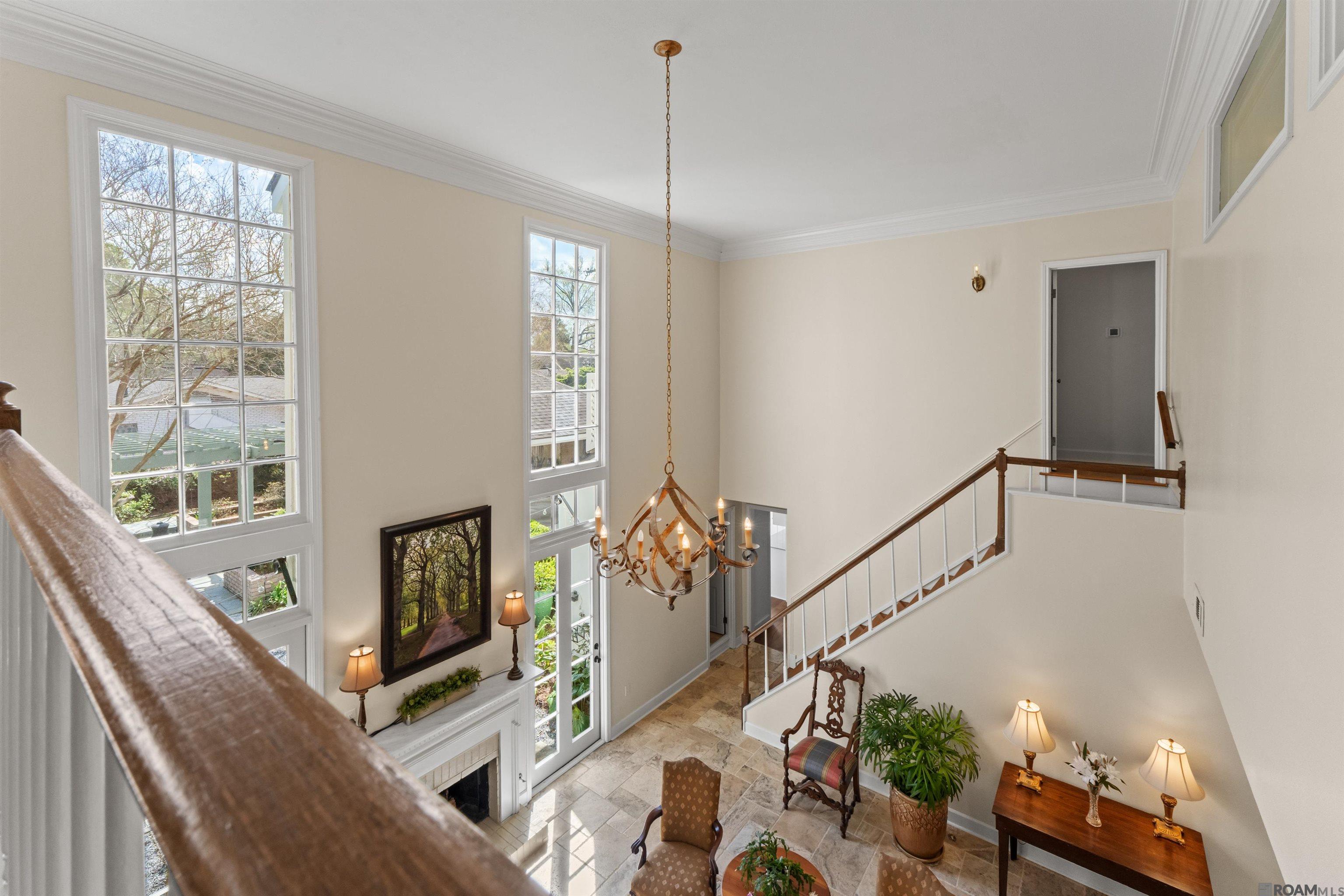 1925 Country Club Dr