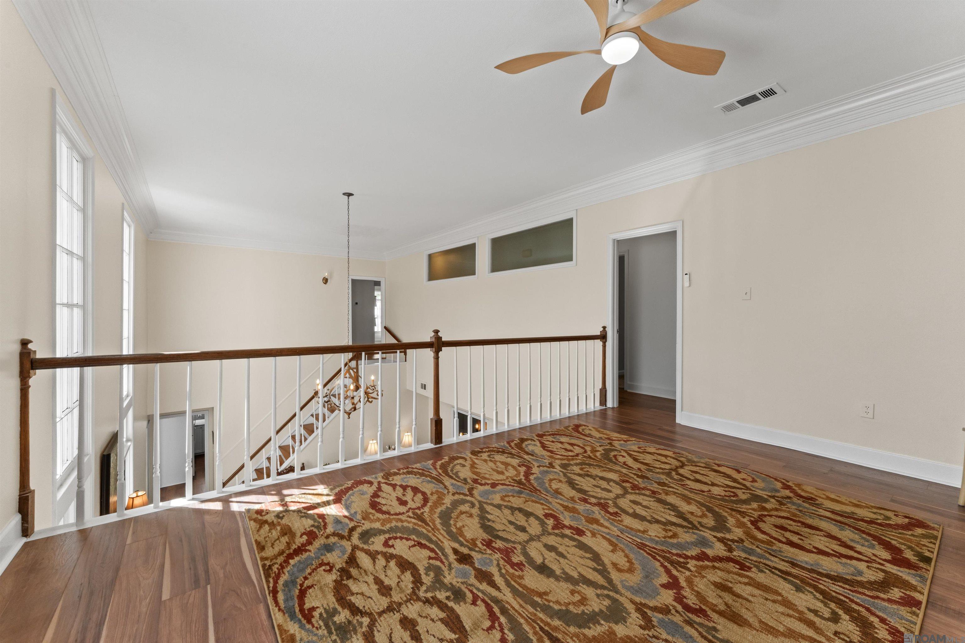 1925 Country Club Dr