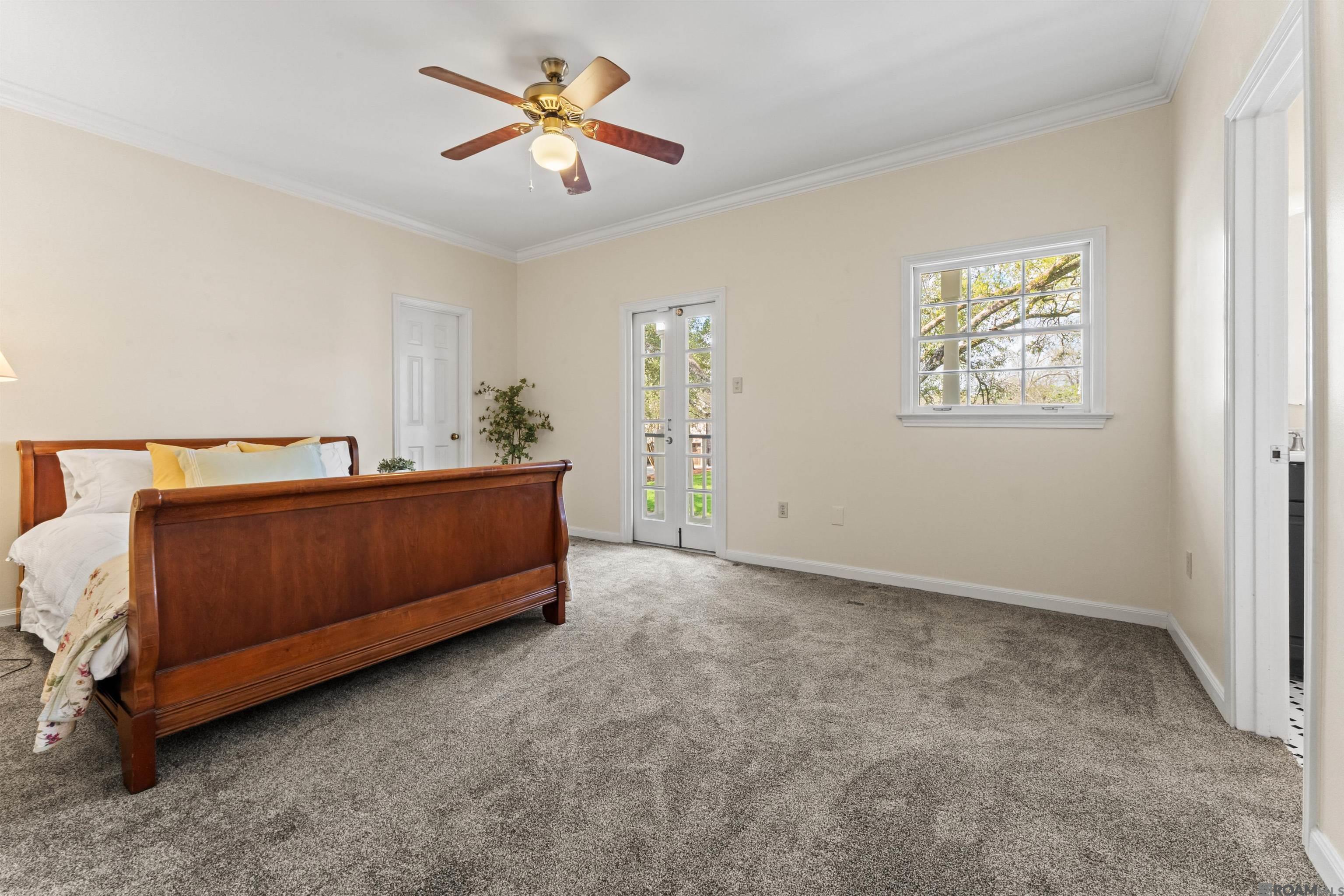 1925 Country Club Dr