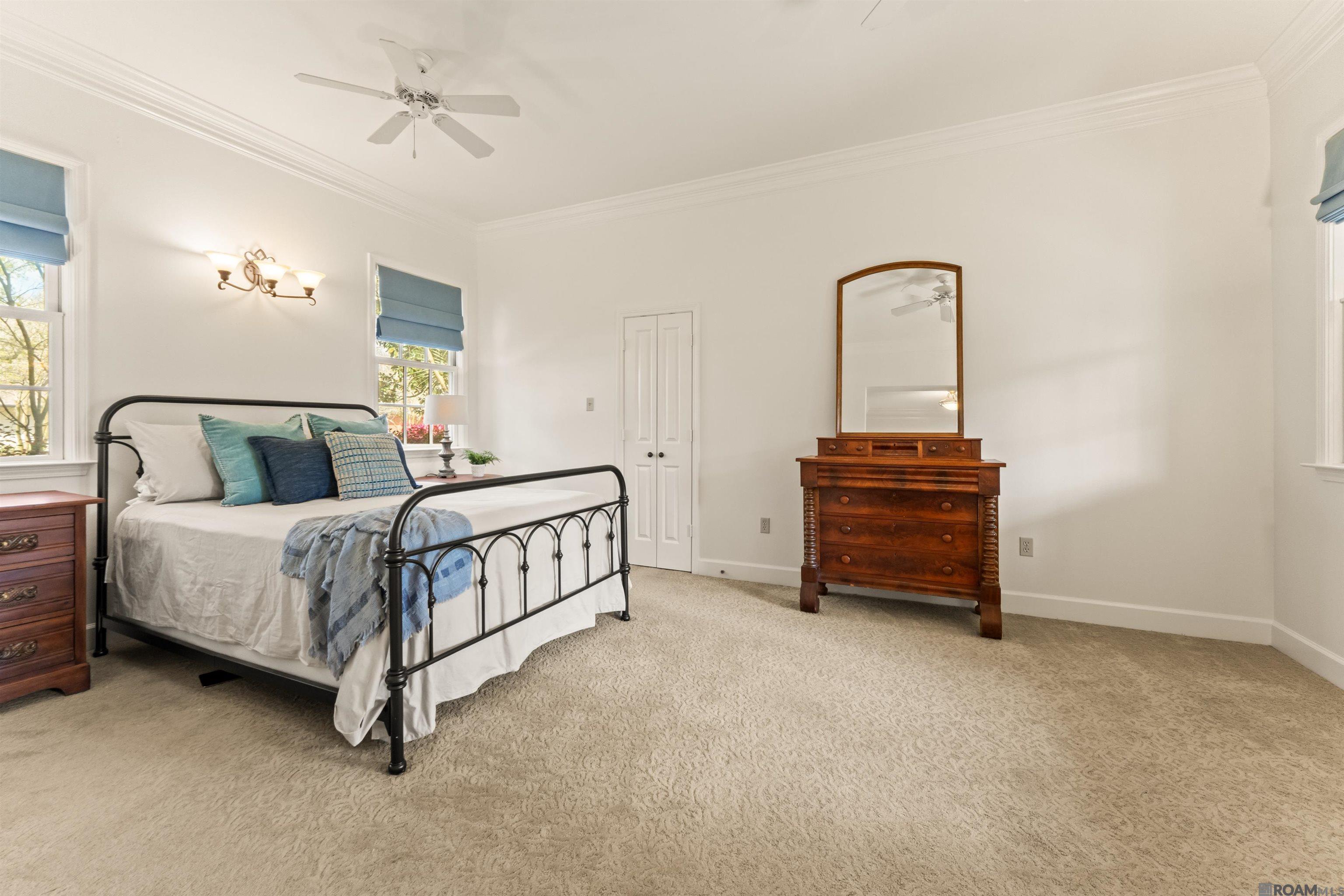 1925 Country Club Dr