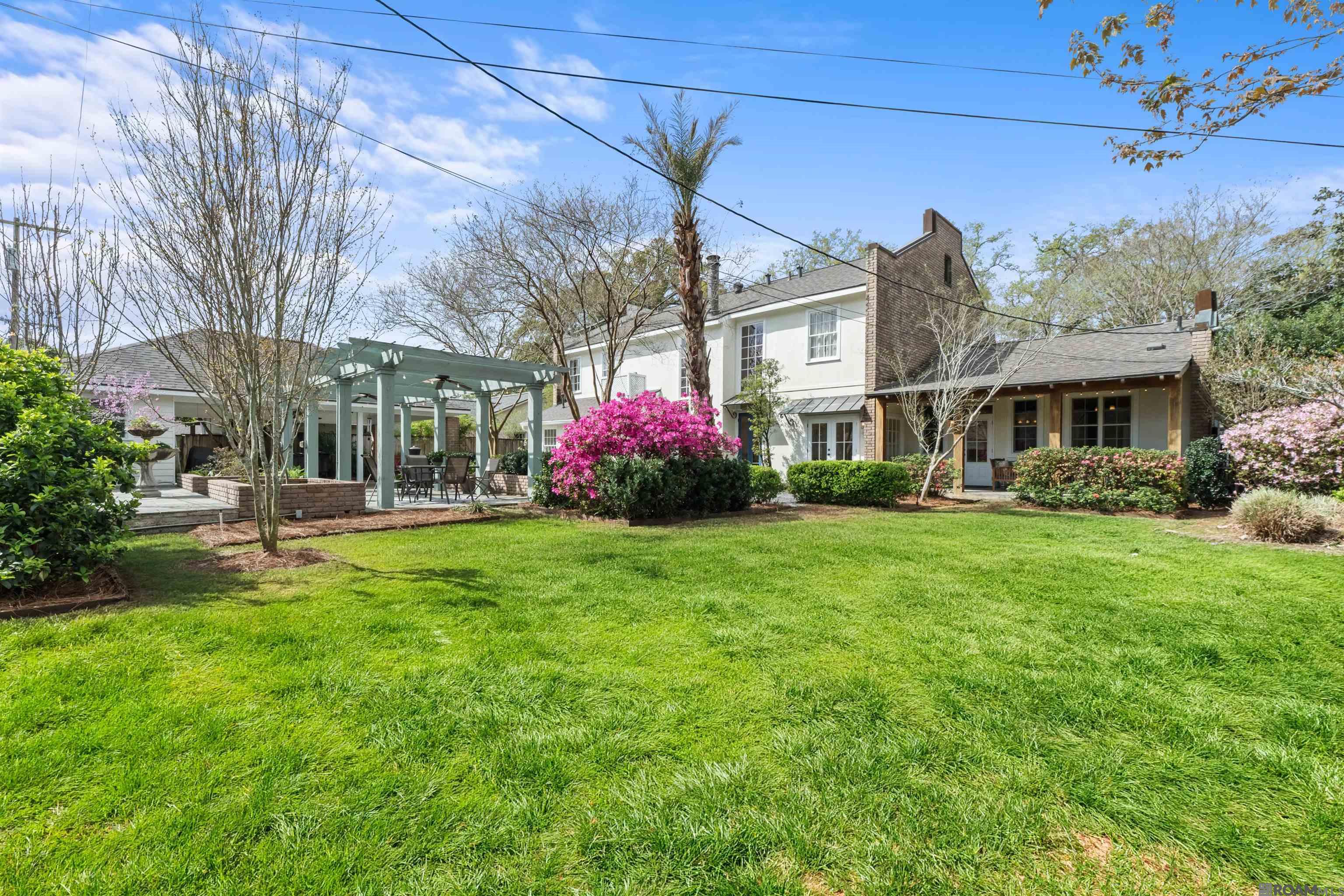 1925 Country Club Dr