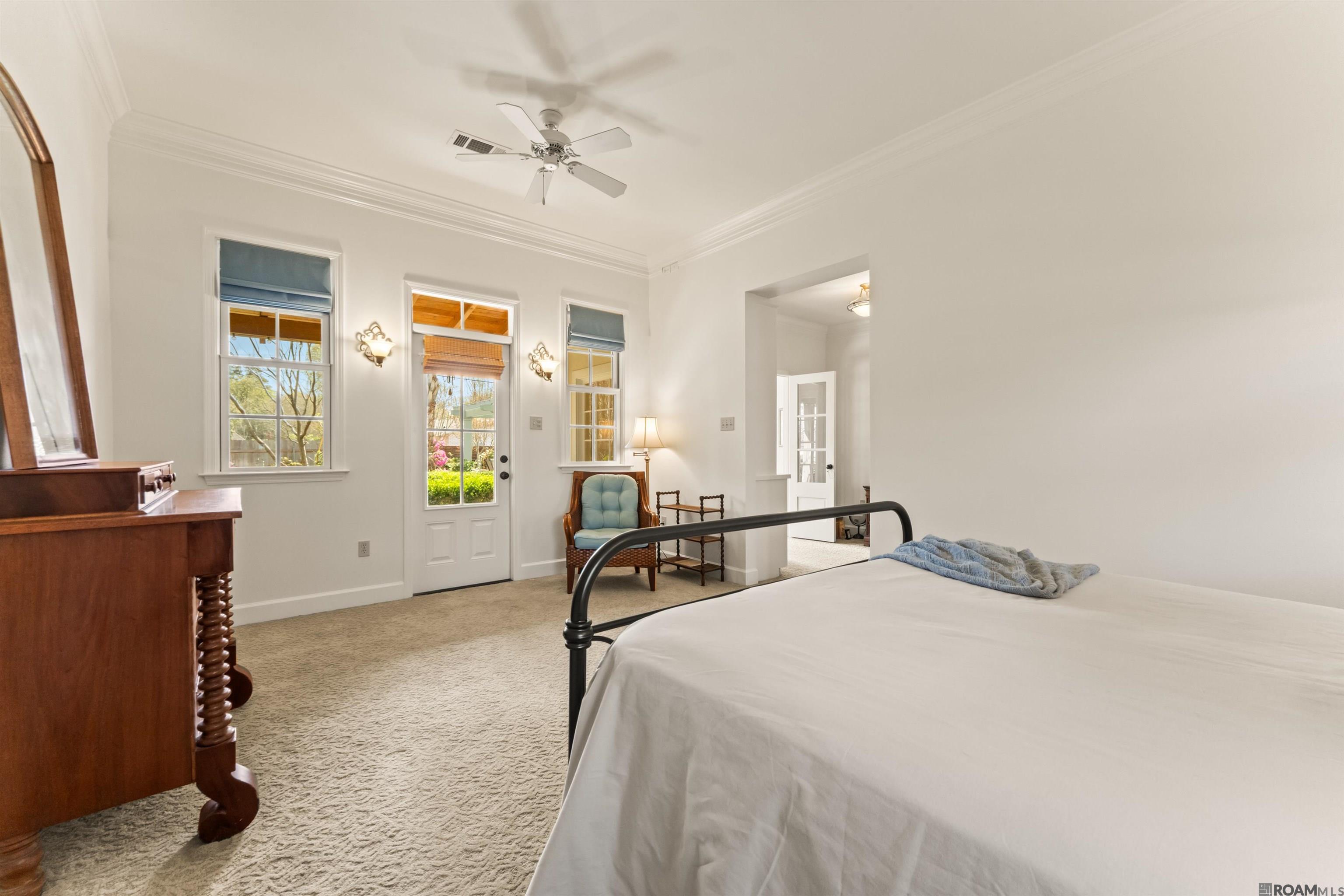 1925 Country Club Dr