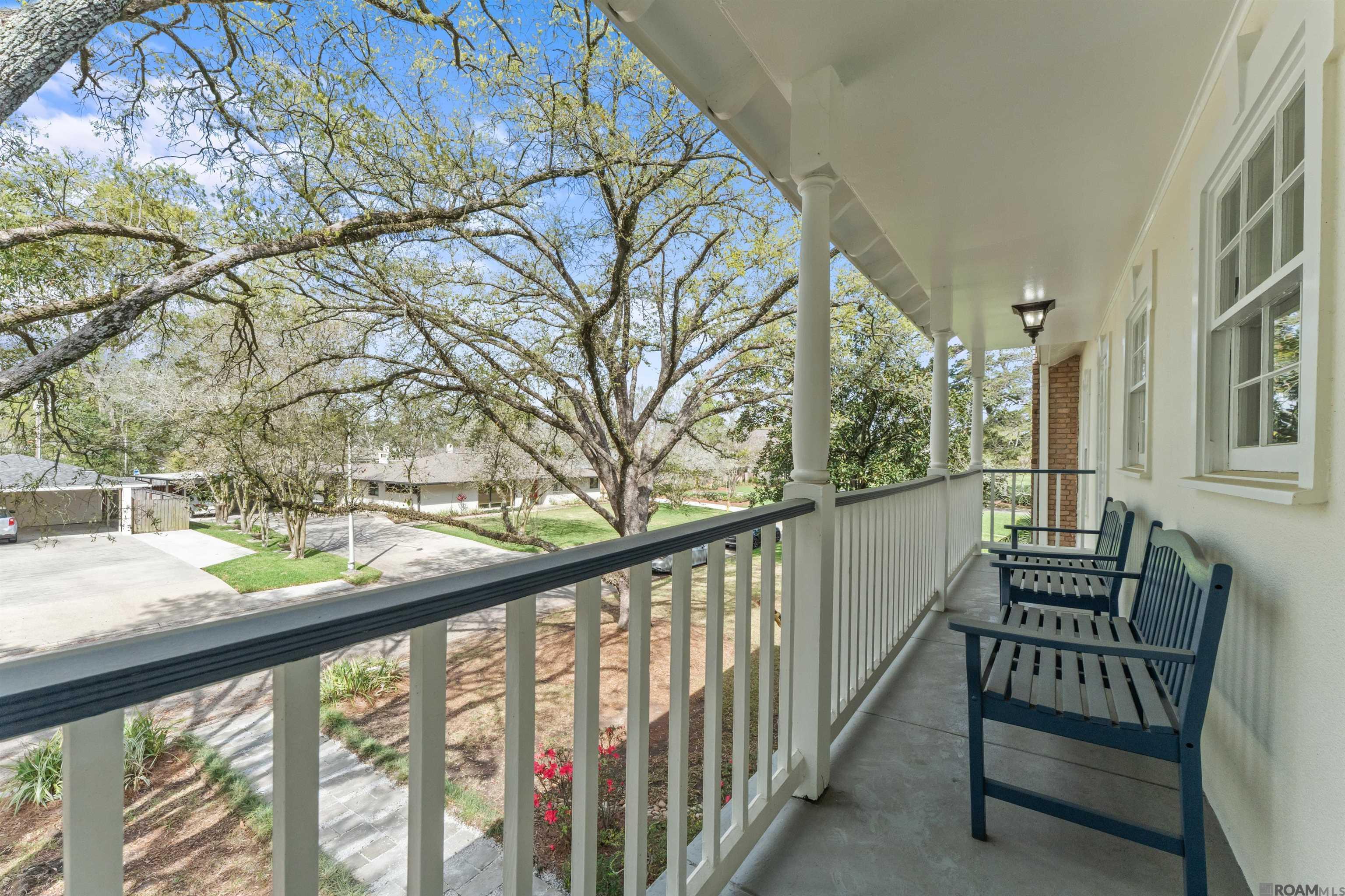 1925 Country Club Dr