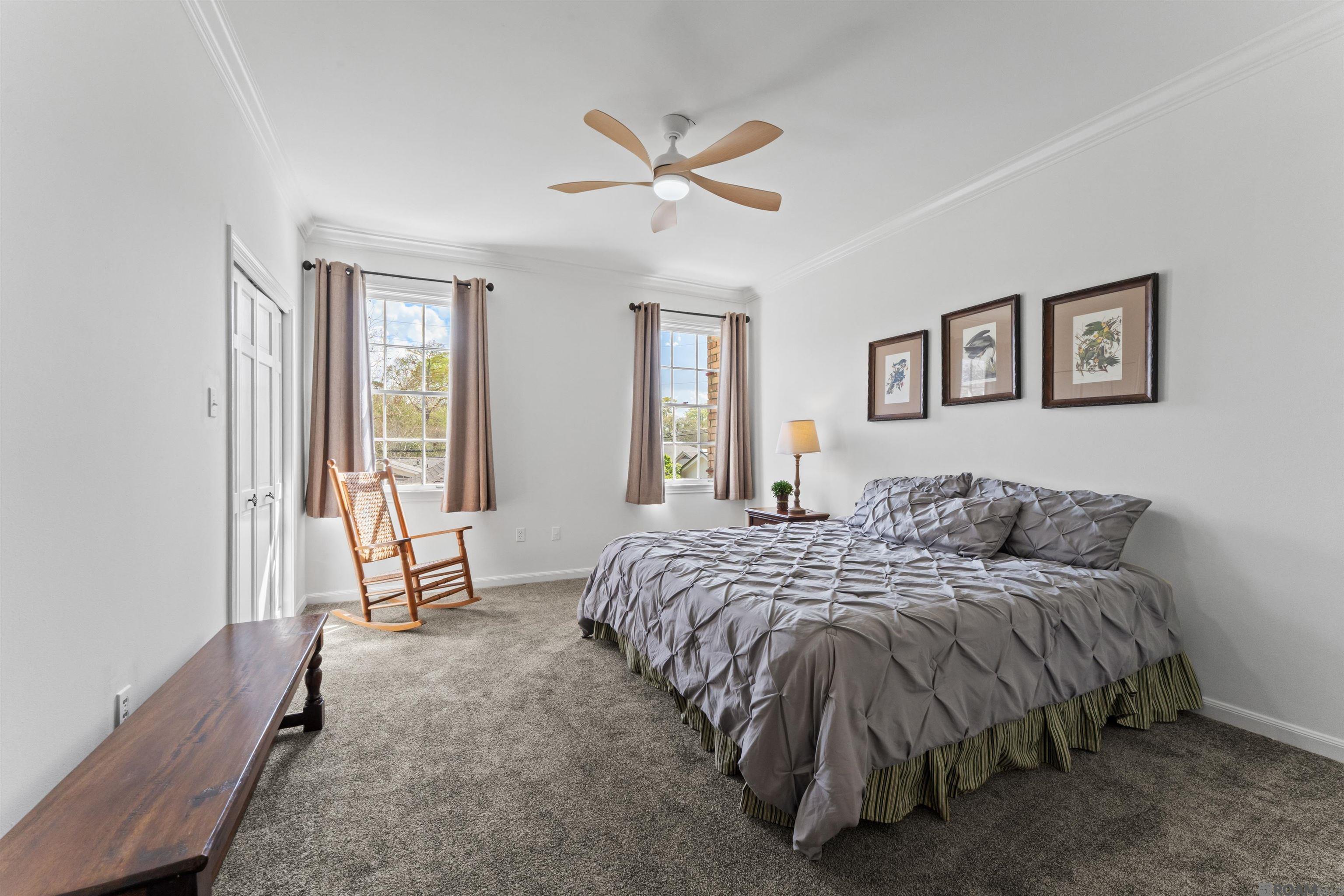 1925 Country Club Dr