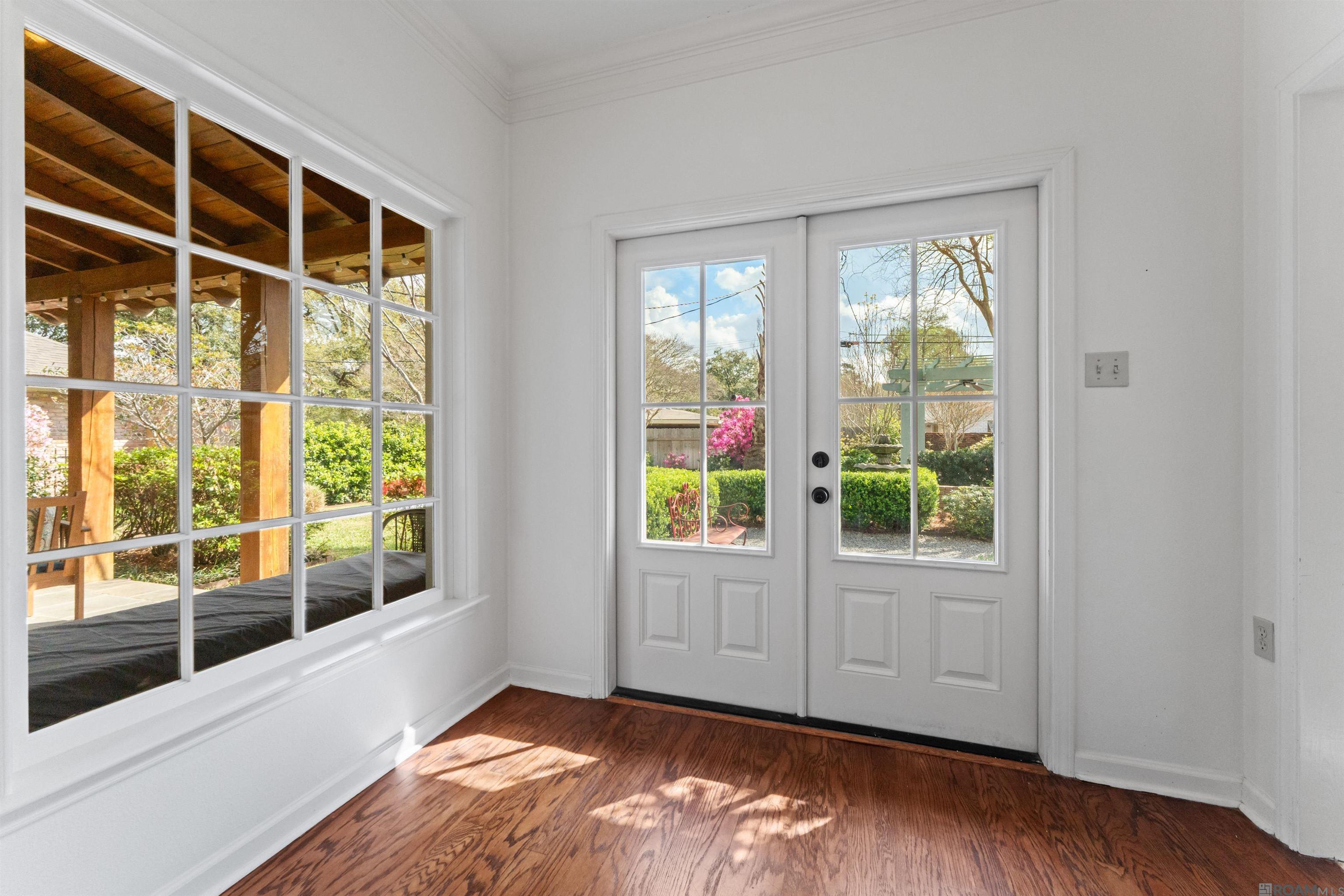 1925 Country Club Dr