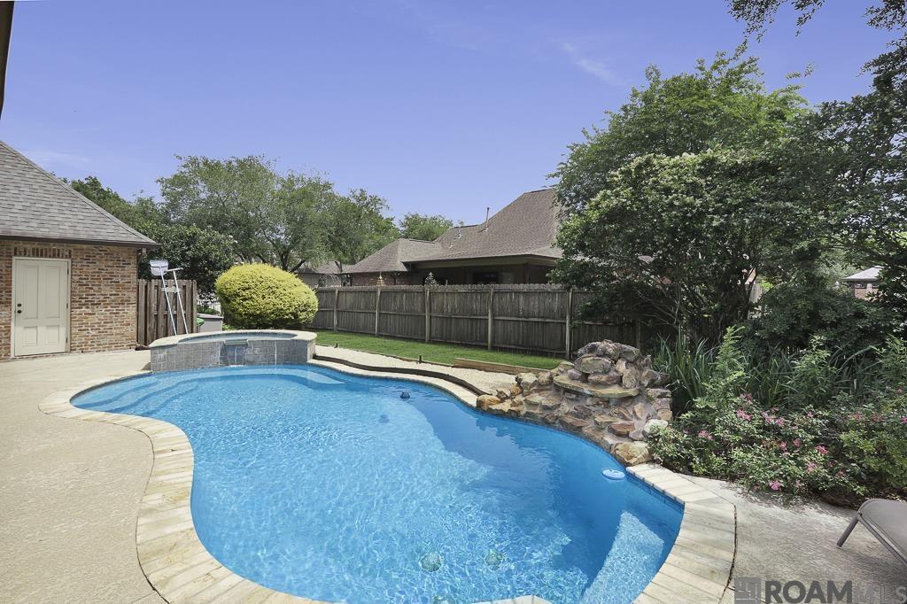 40136 Swan Cir