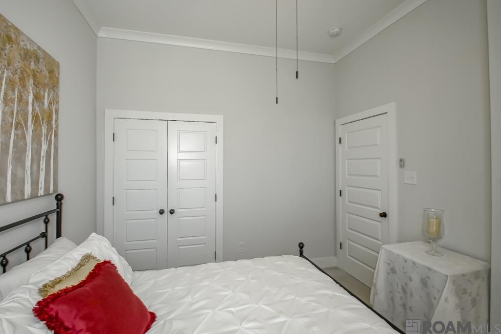 10106 Grayton Dr