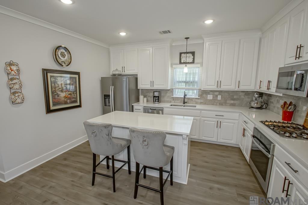 10106 Grayton Dr