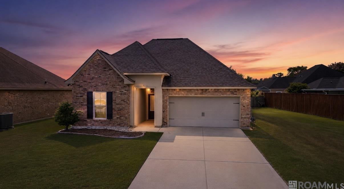 32463 Curtis Cove Ln