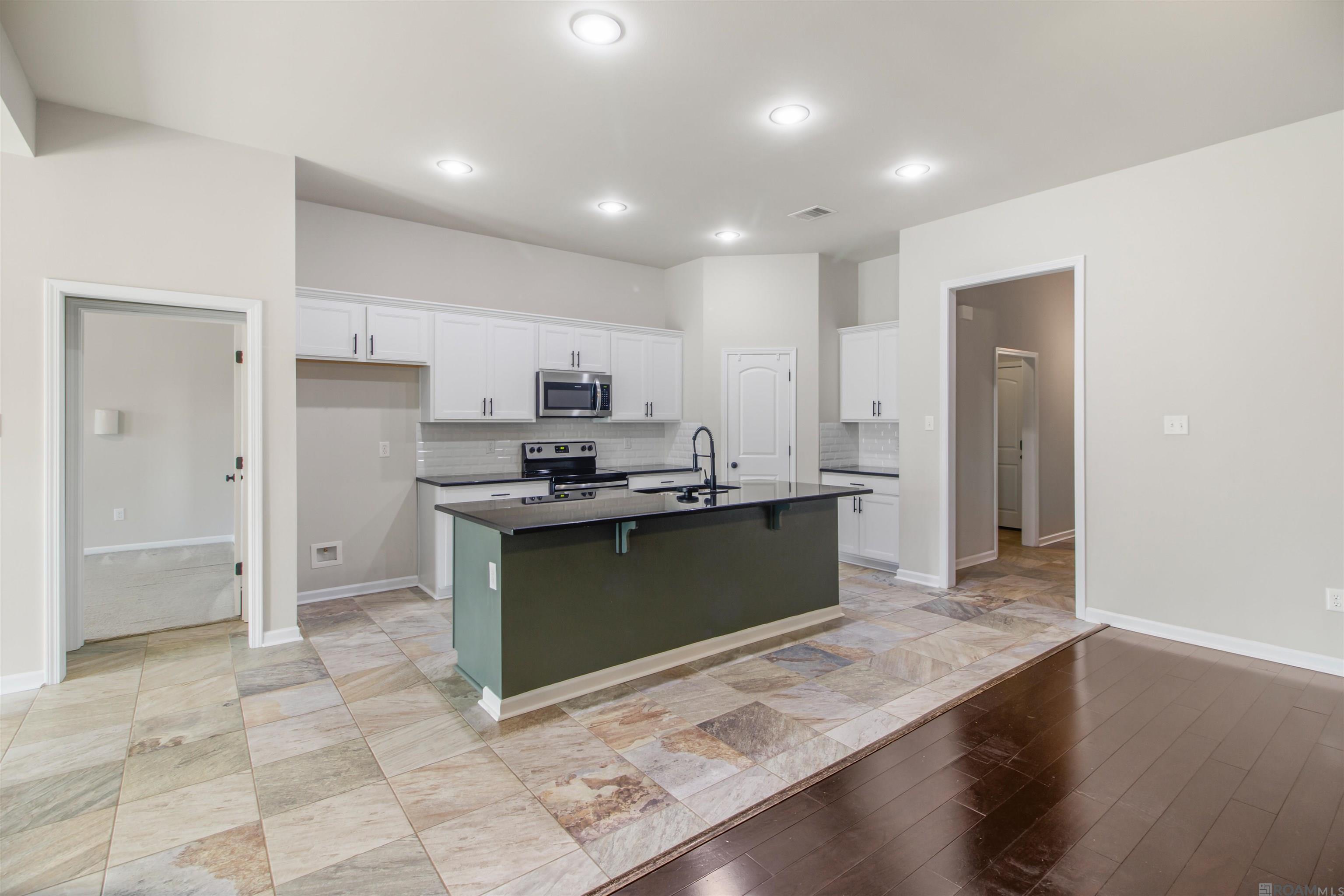 32463 Curtis Cove Ln