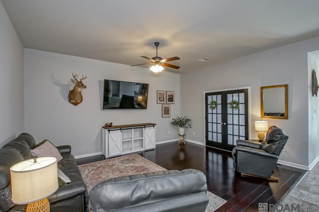 32463 Curtis Cove Ln