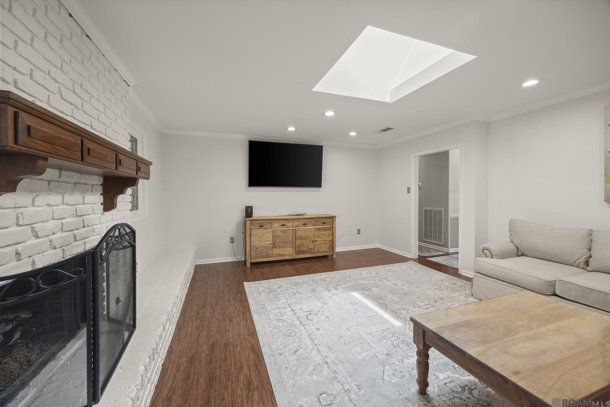 4920 Woodlyn Dr