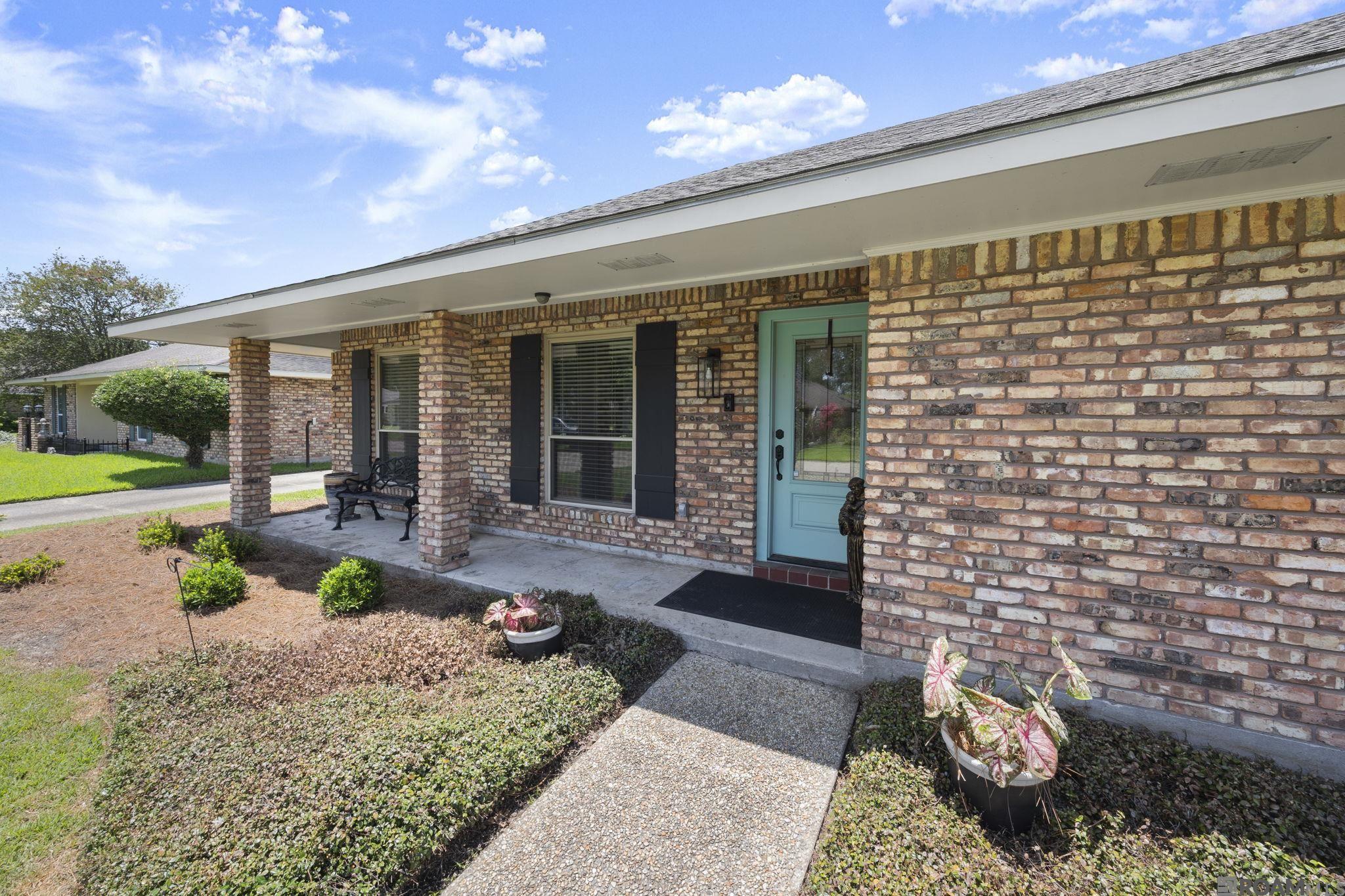 4920 Woodlyn Dr