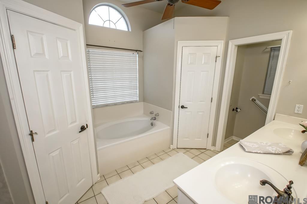 9141 Gary Dr