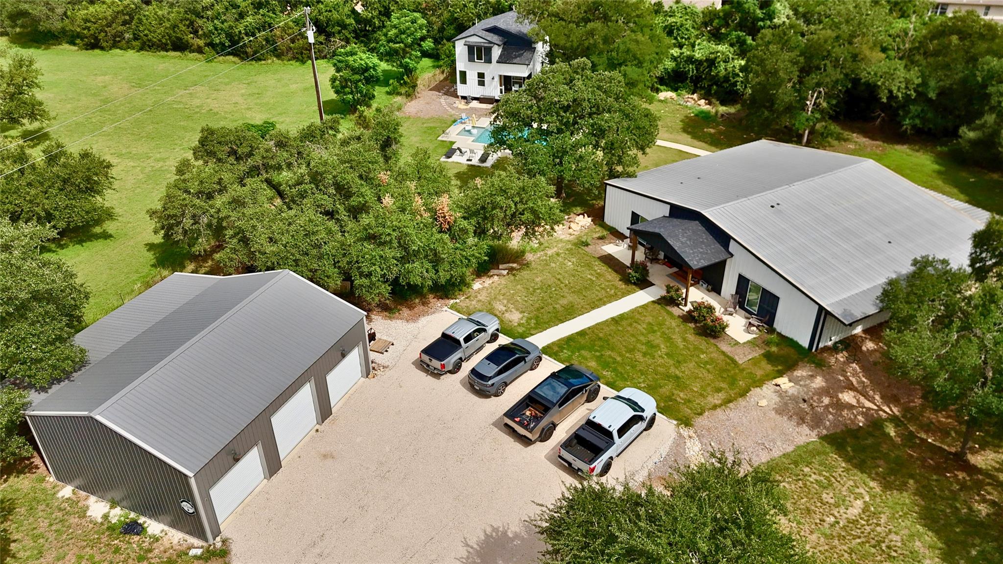 1315 W New Hope DR