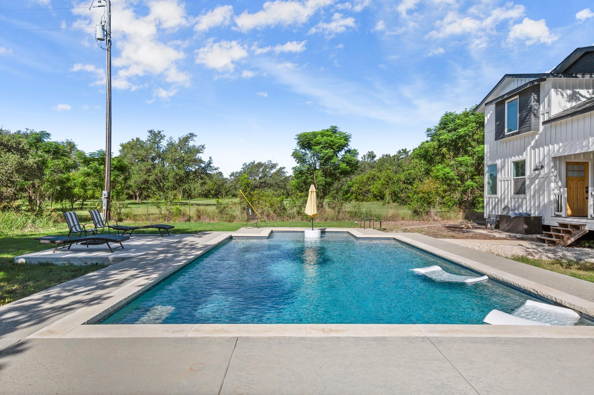 1315 W New Hope DR
