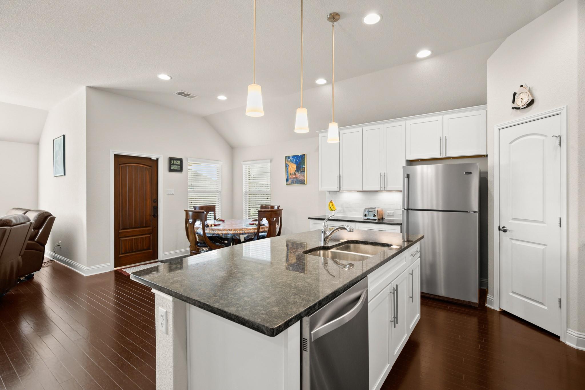 2931 Salvador LN