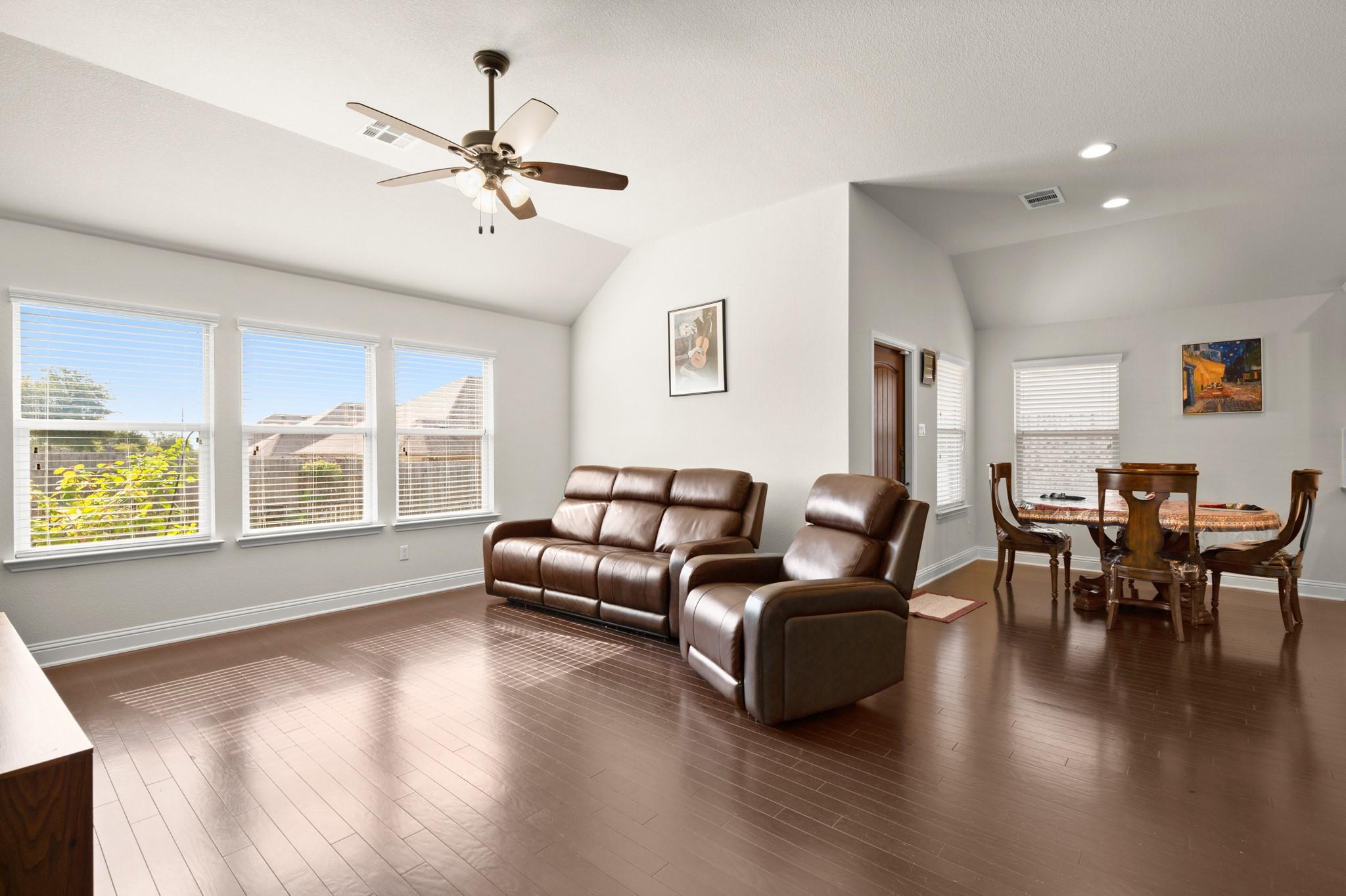 2931 Salvador LN