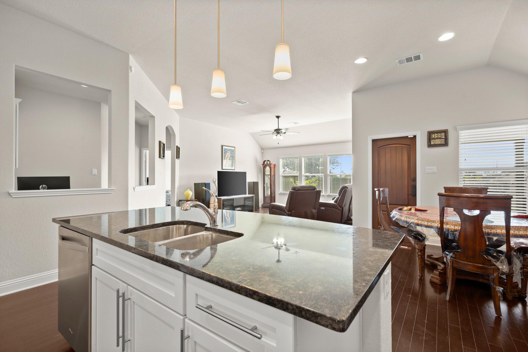 2931 Salvador LN