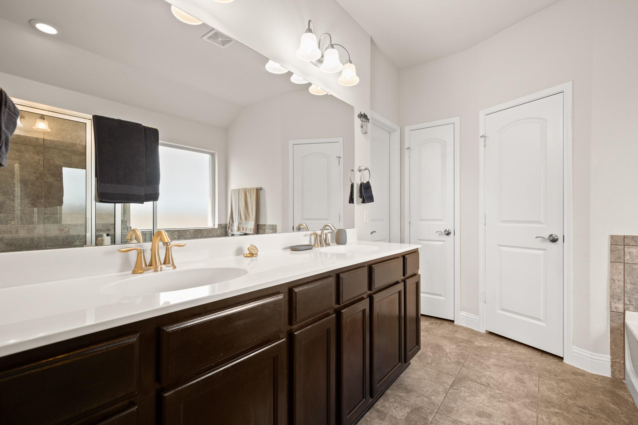 2931 Salvador LN