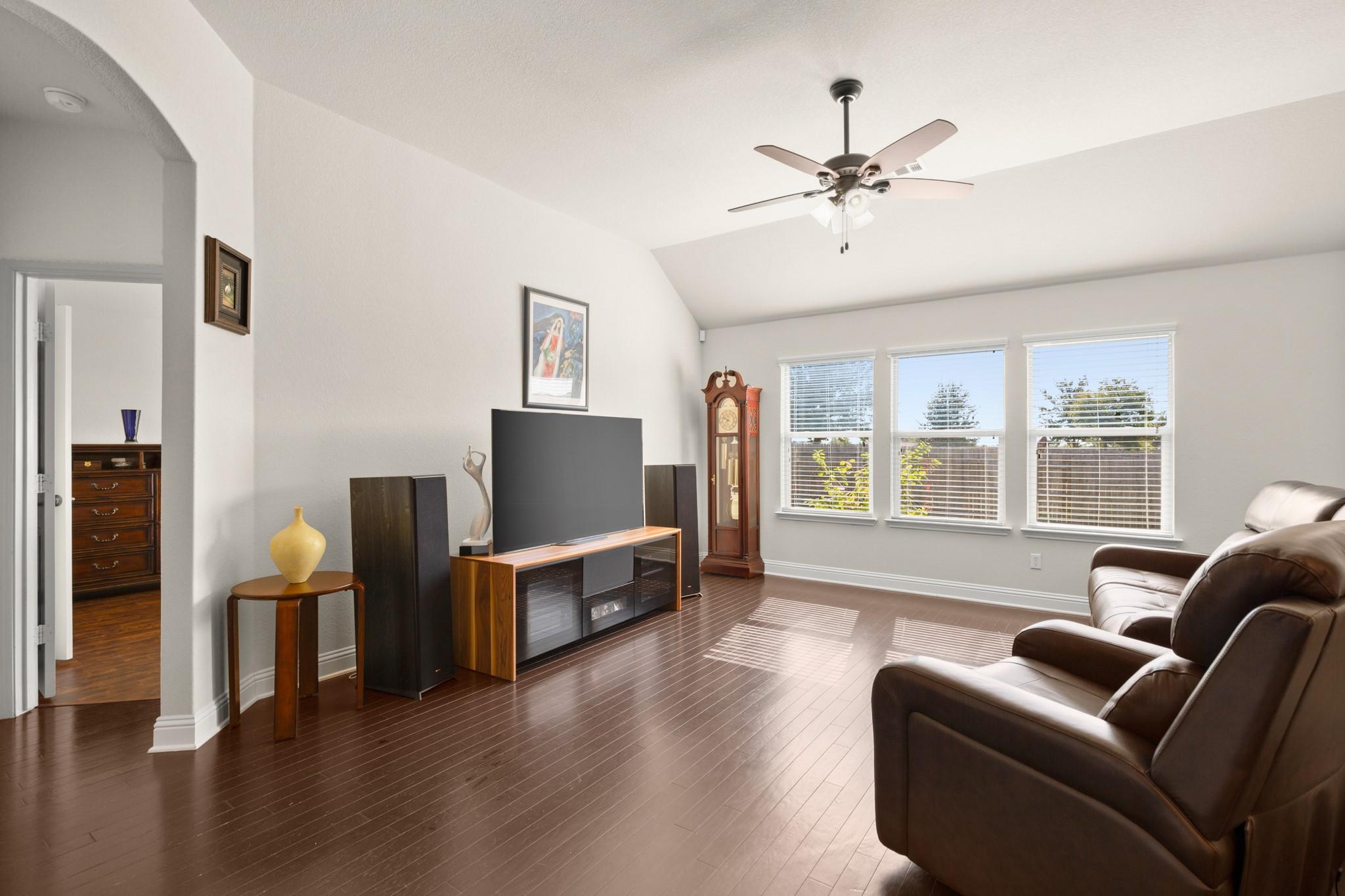 2931 Salvador LN
