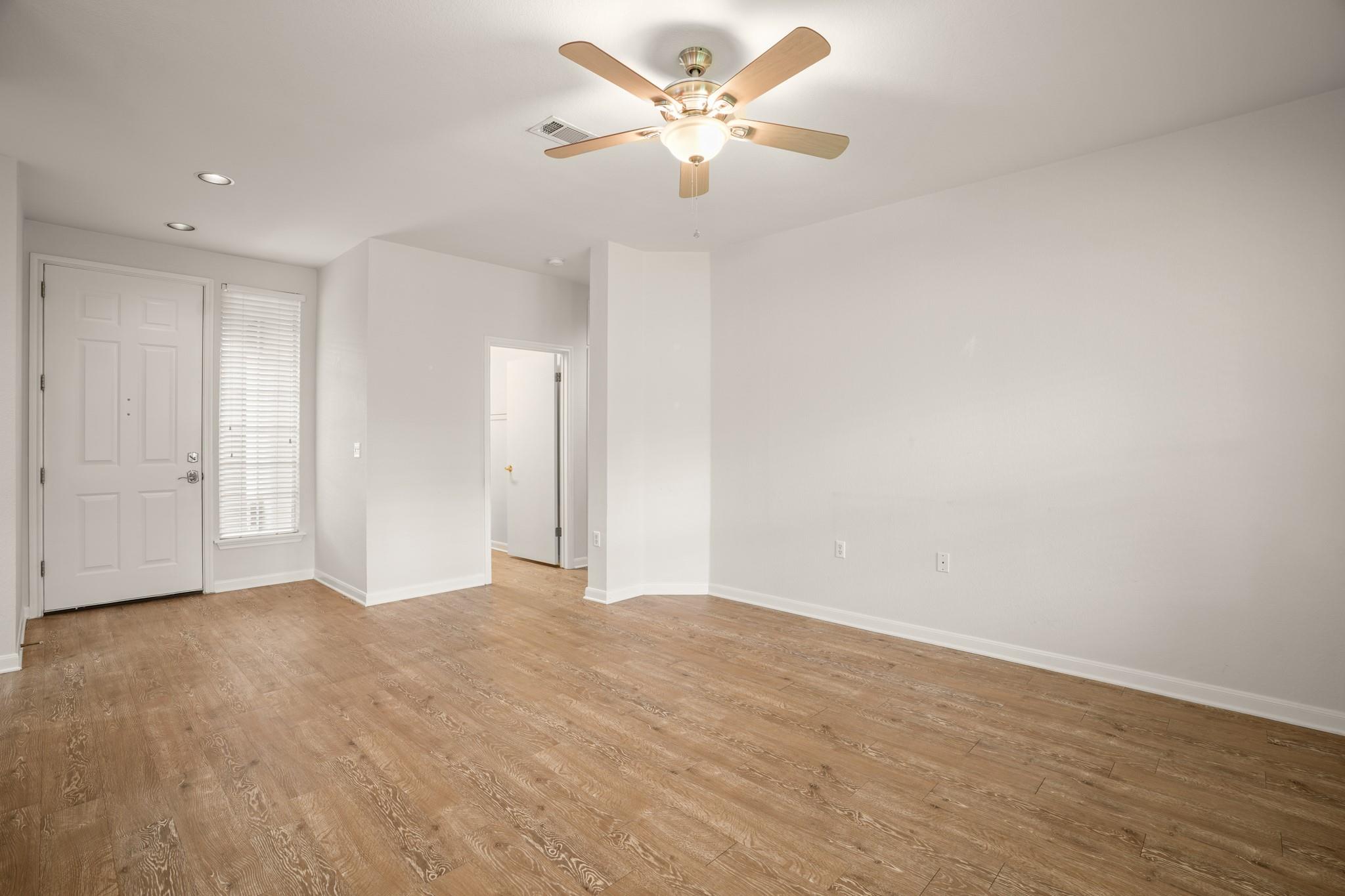 111 Bass ST