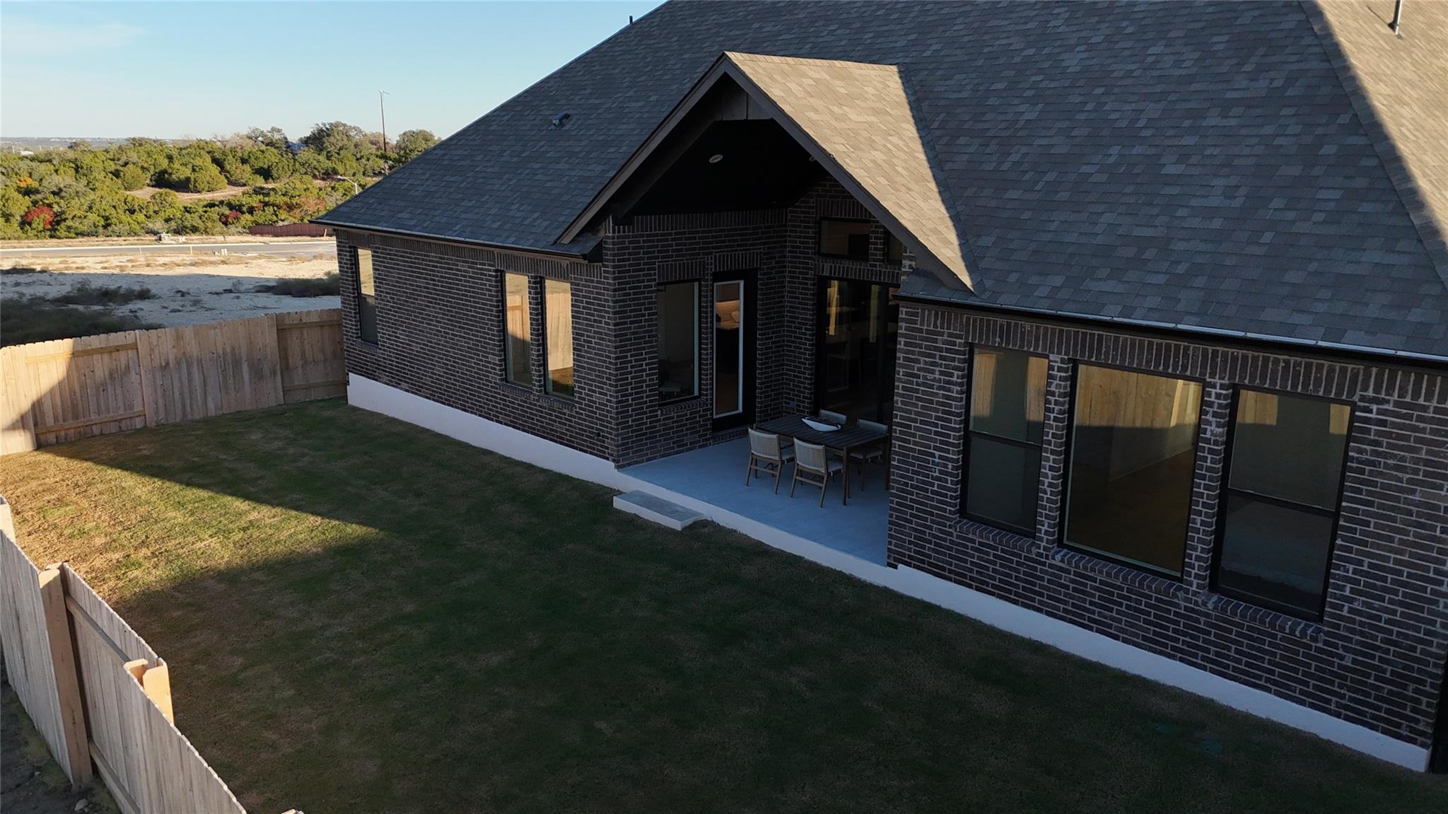 201 Shadow DR